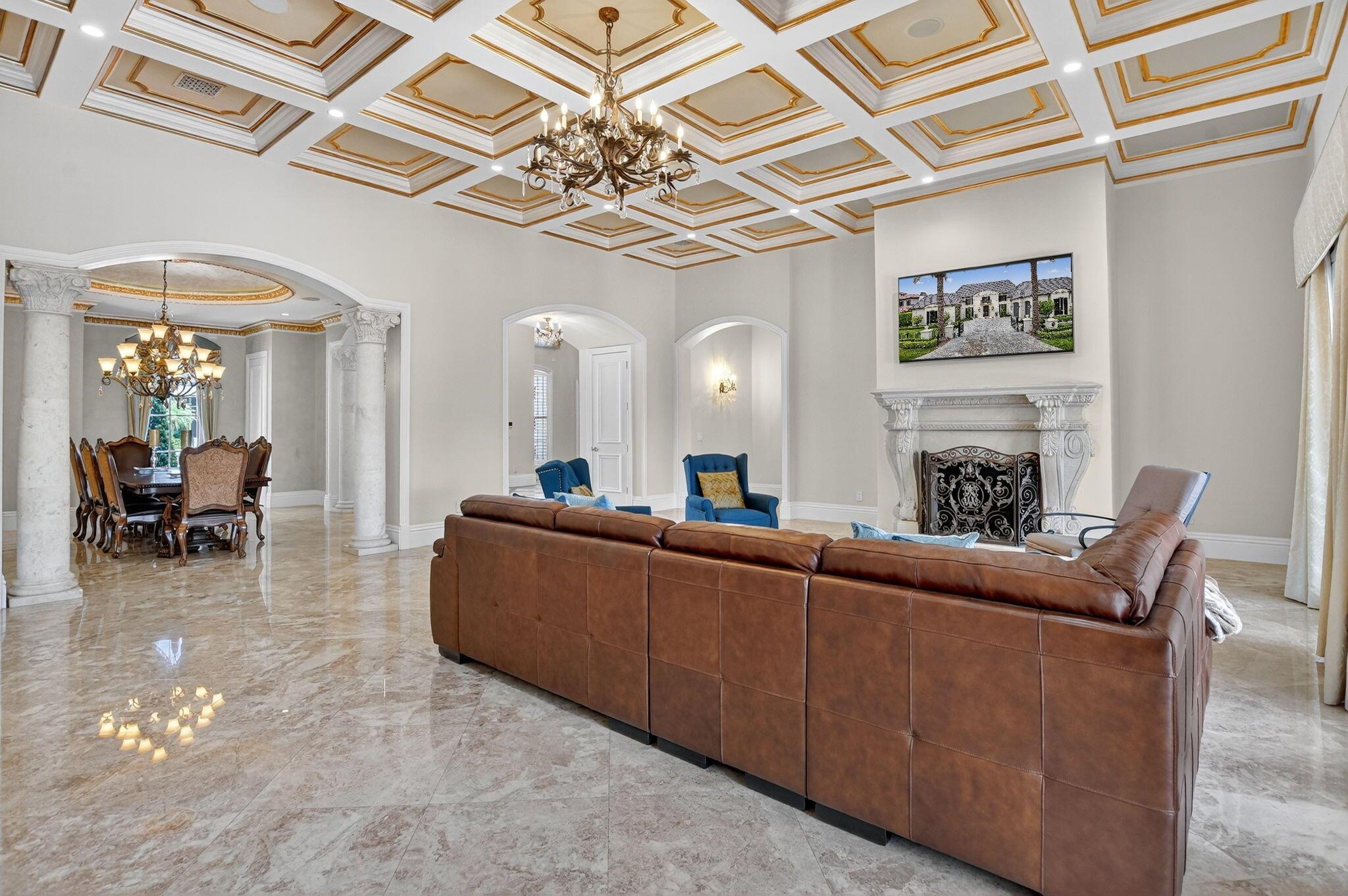 ROYAL PALM YACHT & COUNTR - Residential