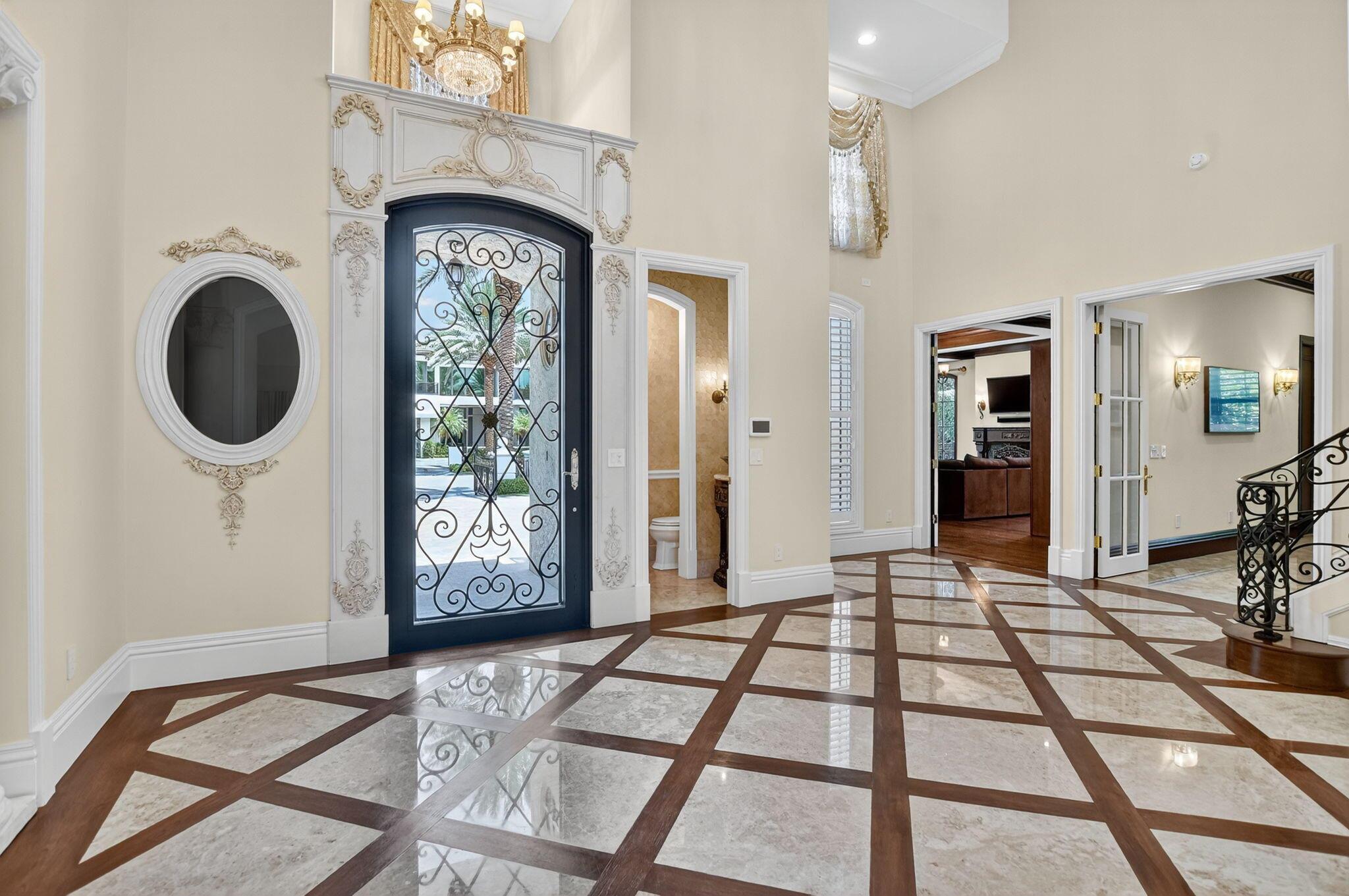 ROYAL PALM YACHT & COUNTR - Residential