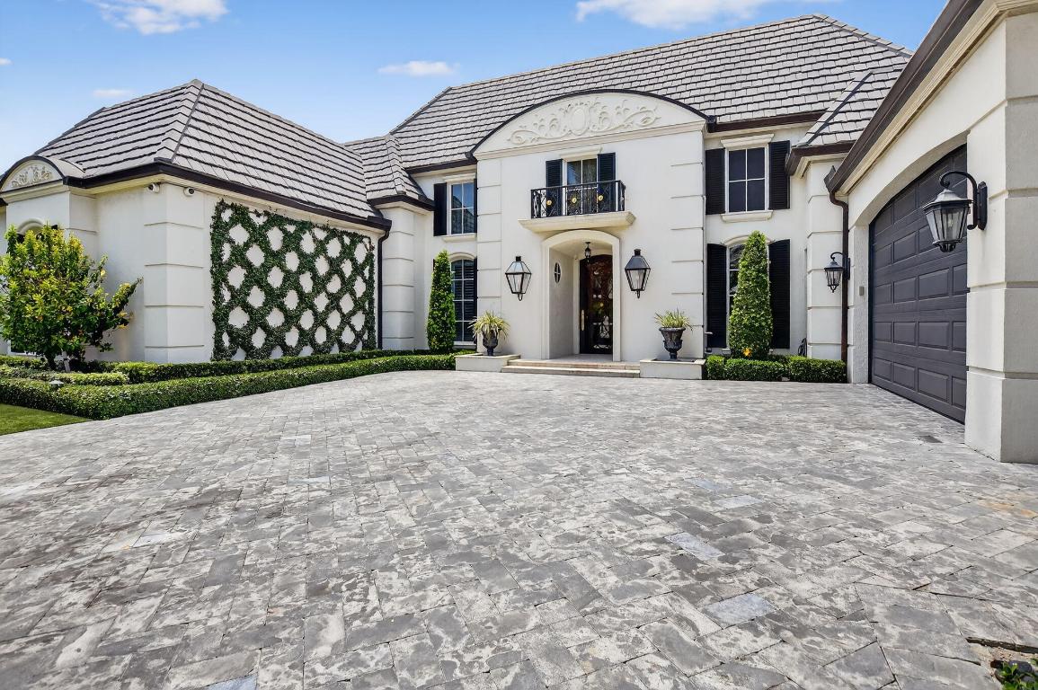 ROYAL PALM YACHT & COUNTRY CLUB - Residential