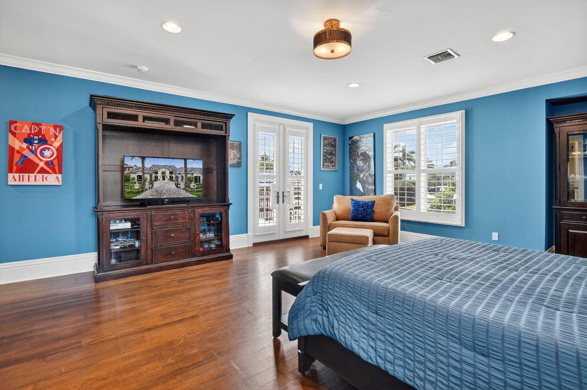 ROYAL PALM YACHT & COUNTRY CLUB - Residential