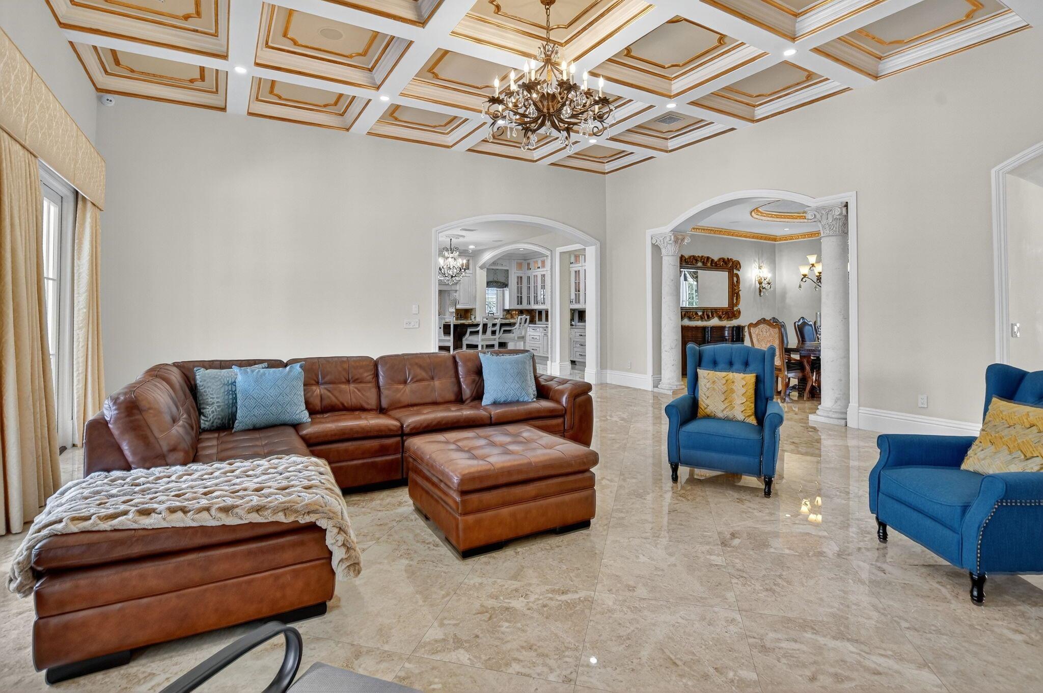 ROYAL PALM YACHT & COUNTR - Residential