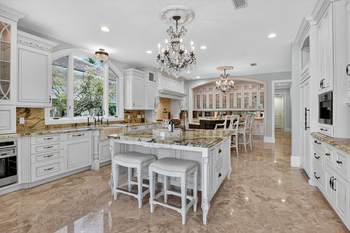 ROYAL PALM YACHT & COUNTRY CLUB - Residential