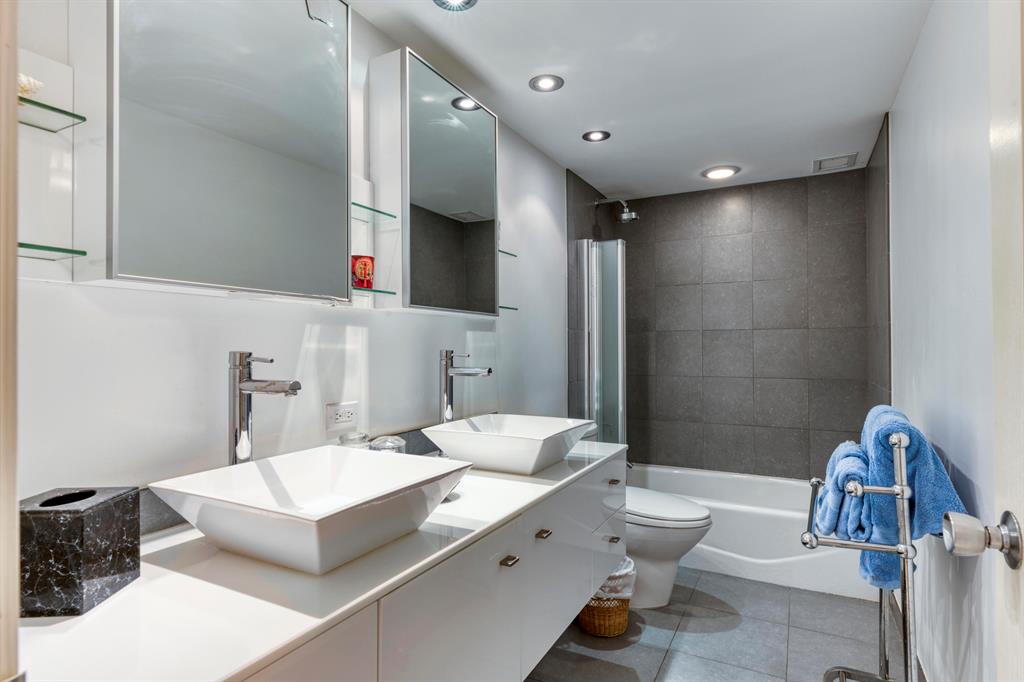 WINTHROP HOUSE CONDO - Residential