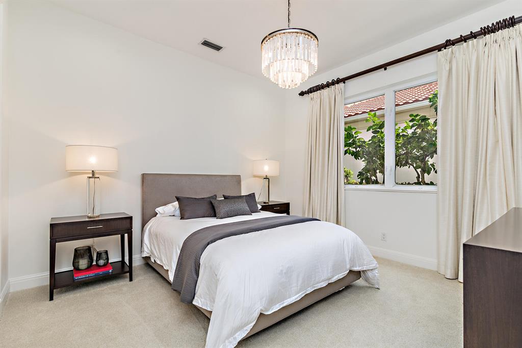 HARBOUR ISLES - Residential