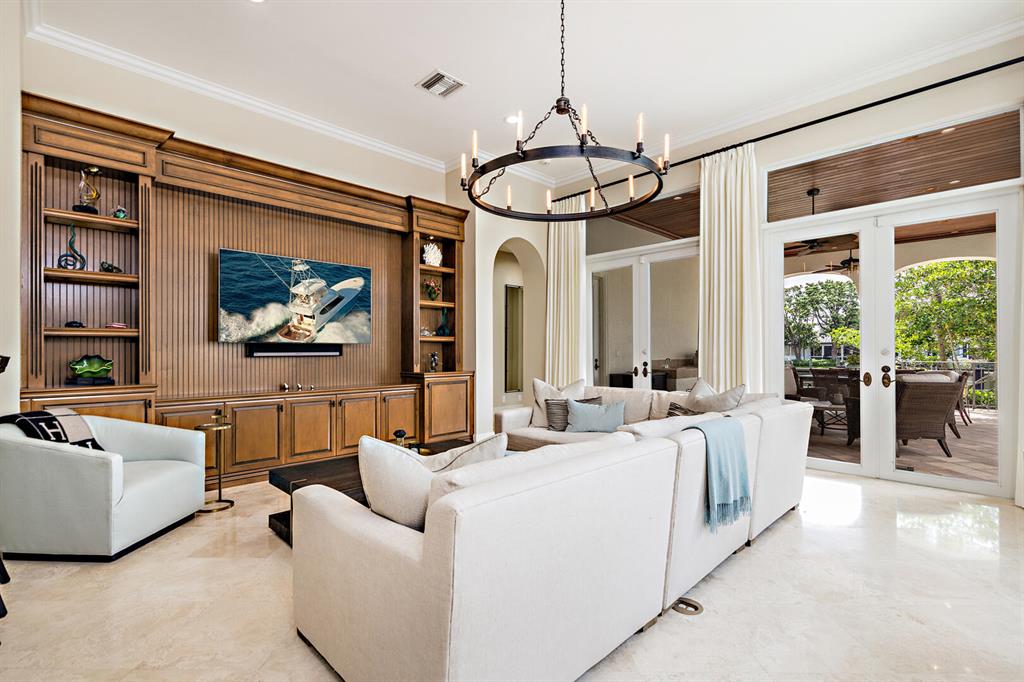 HARBOUR ISLES - Residential