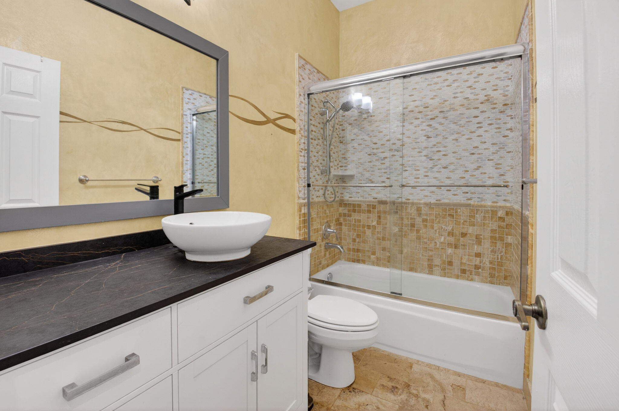 ABERDEEN 17 - Residential