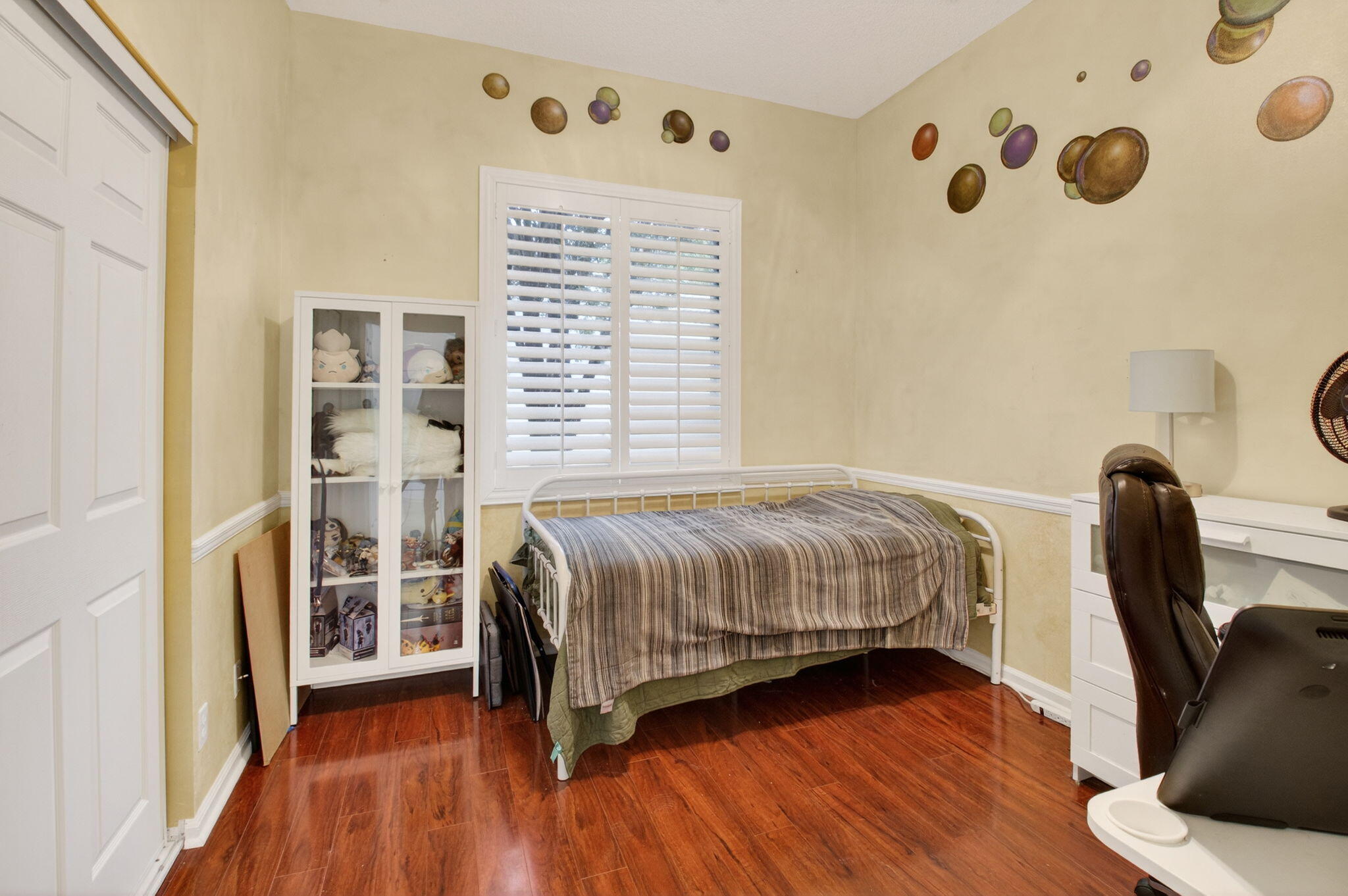 ABERDEEN 17 - Residential