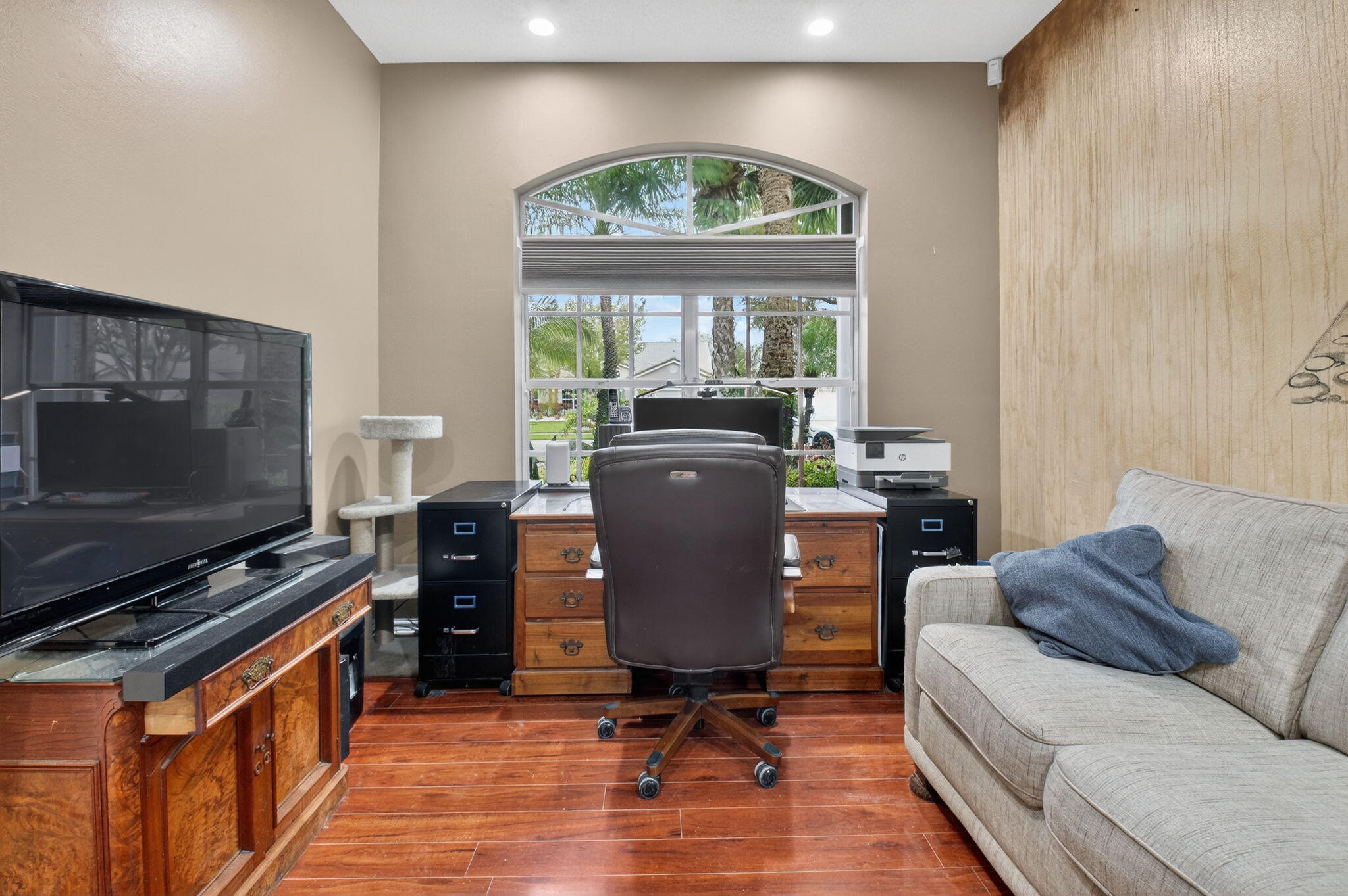 ABERDEEN 17 - Residential