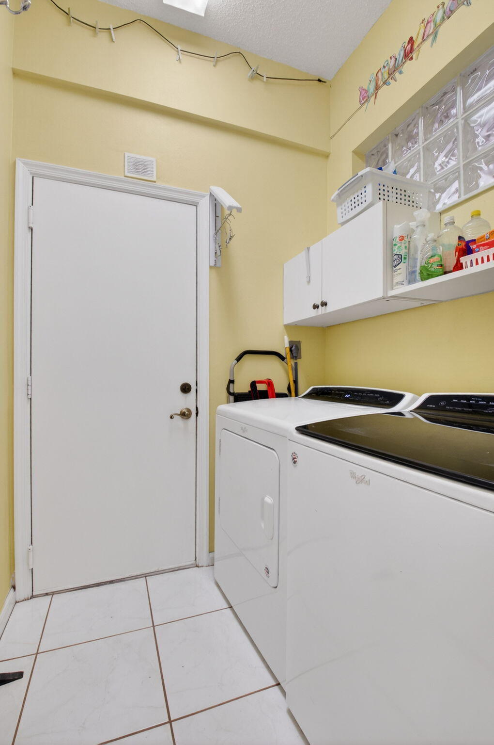 ABERDEEN 17 - Residential