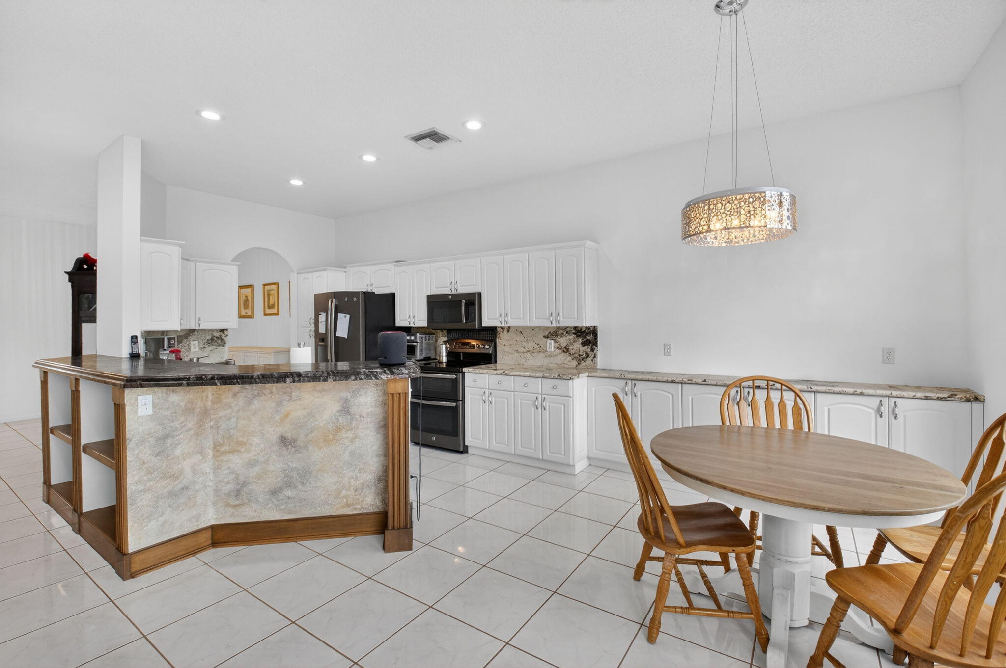 ABERDEEN 17 - Residential