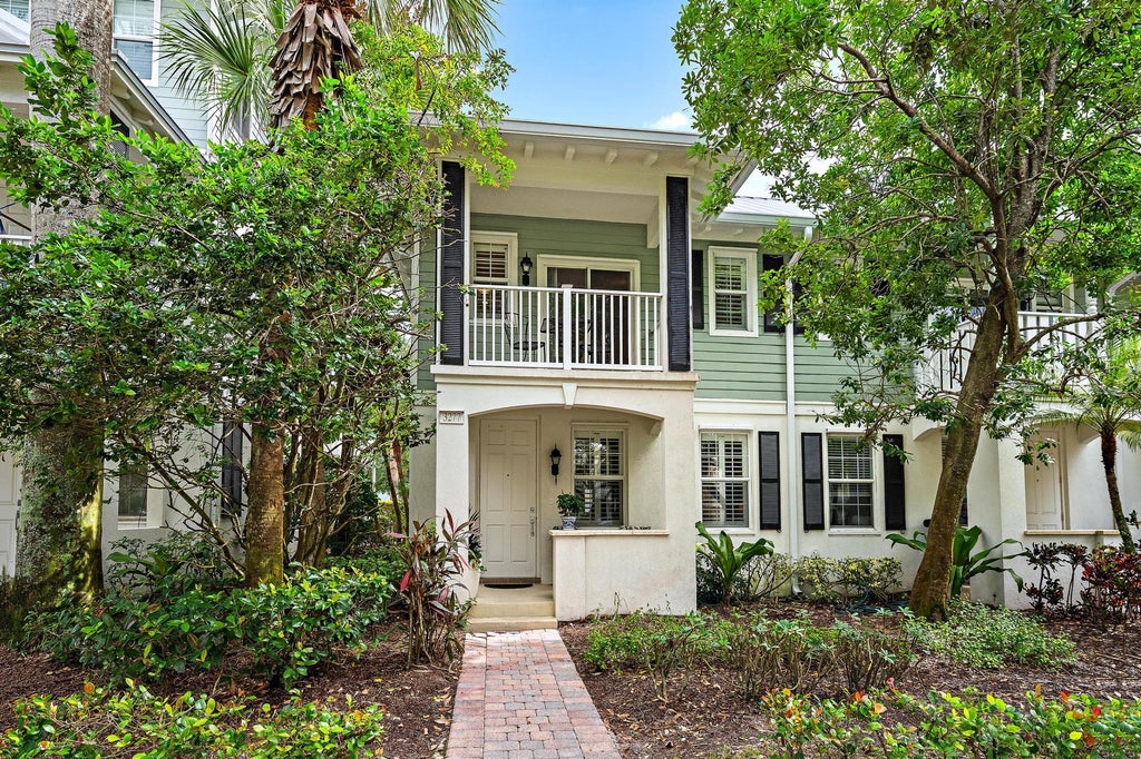 Photo of 3277 E Community Drive, Jupiter, FL 33458 (MLS # B26094270)