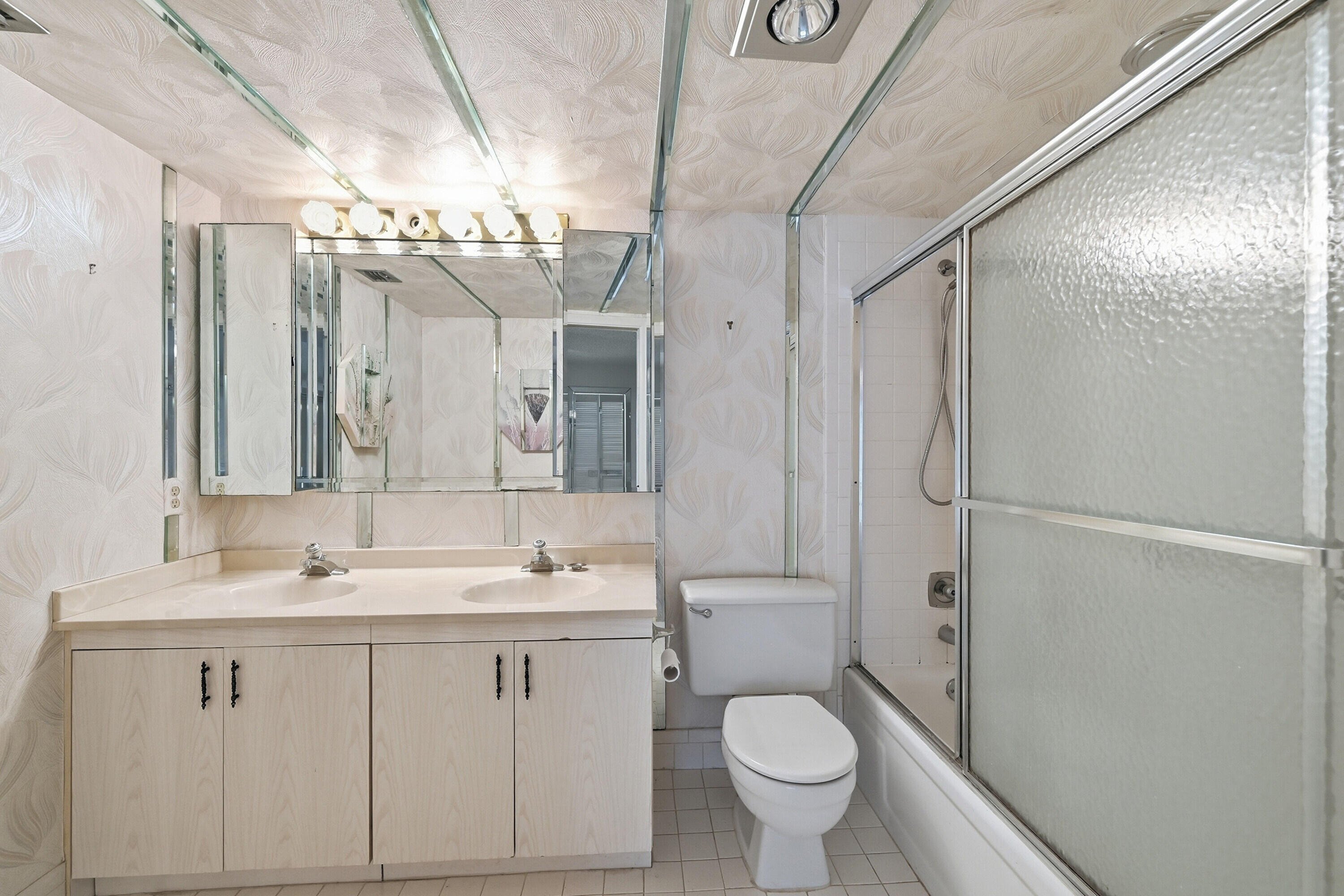 WYNMOOR VILLAGE - Residential