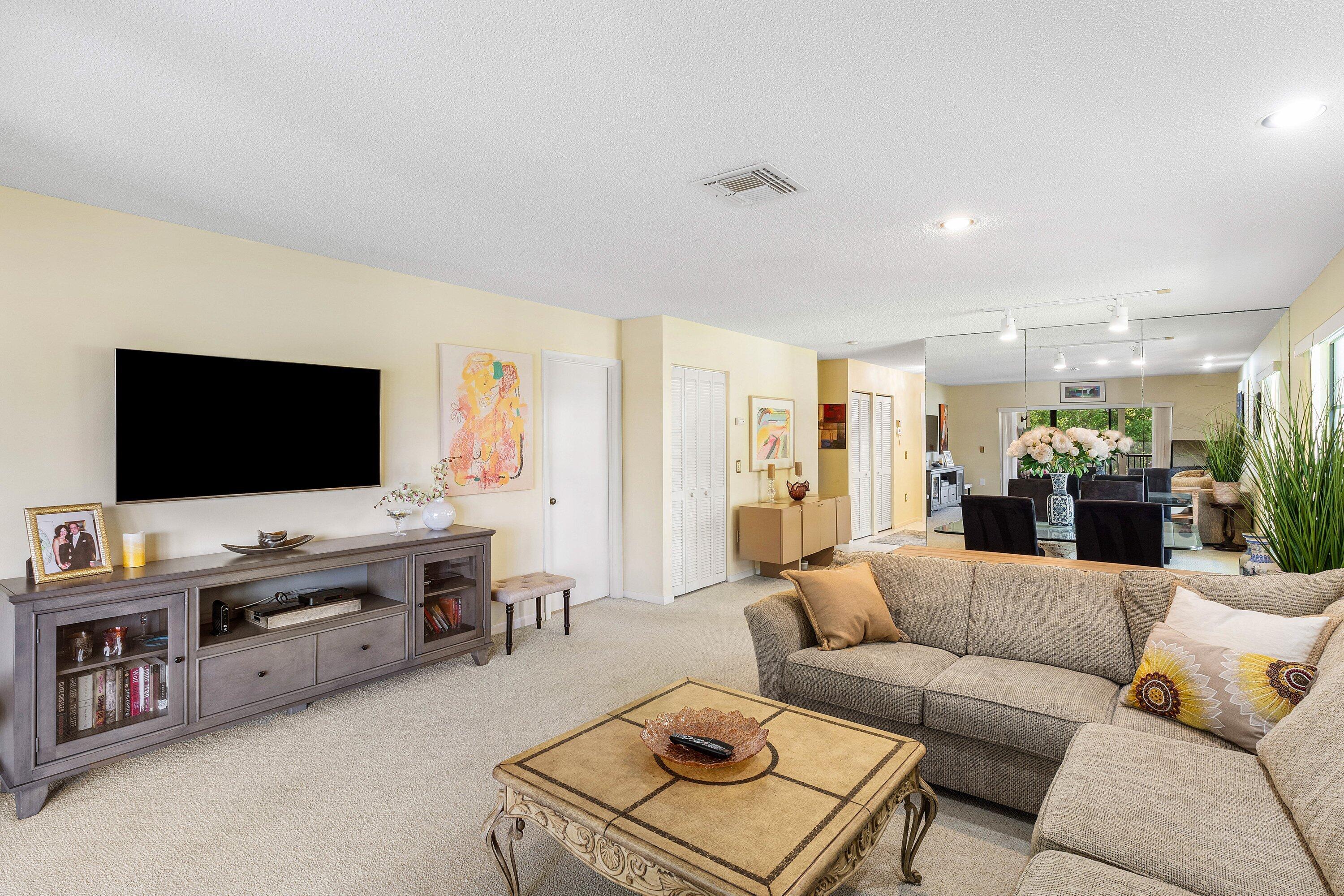 STRATFORD AT HUNTERS RUN CONDO - Residential