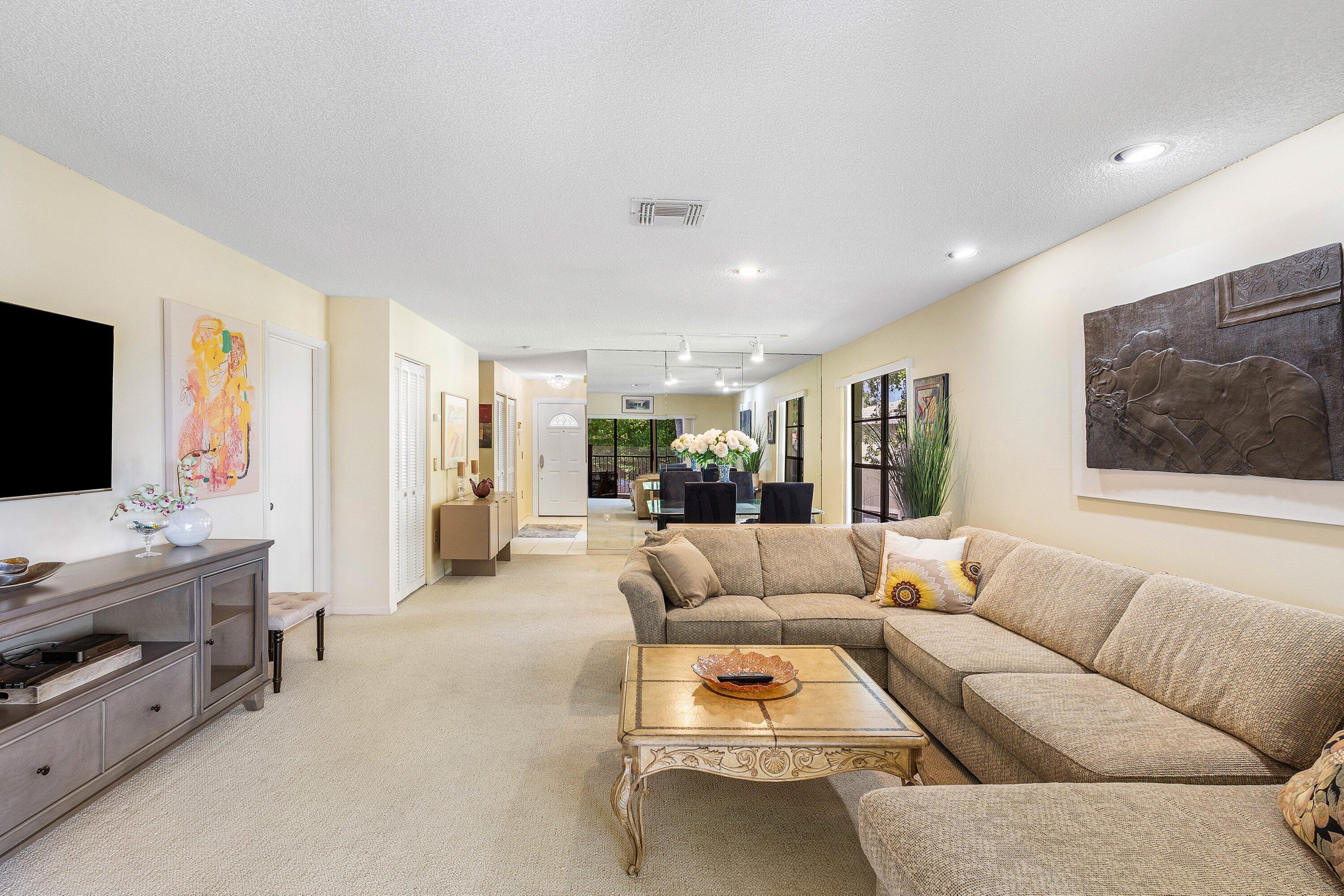 STRATFORD AT HUNTERS RUN CONDO - Residential