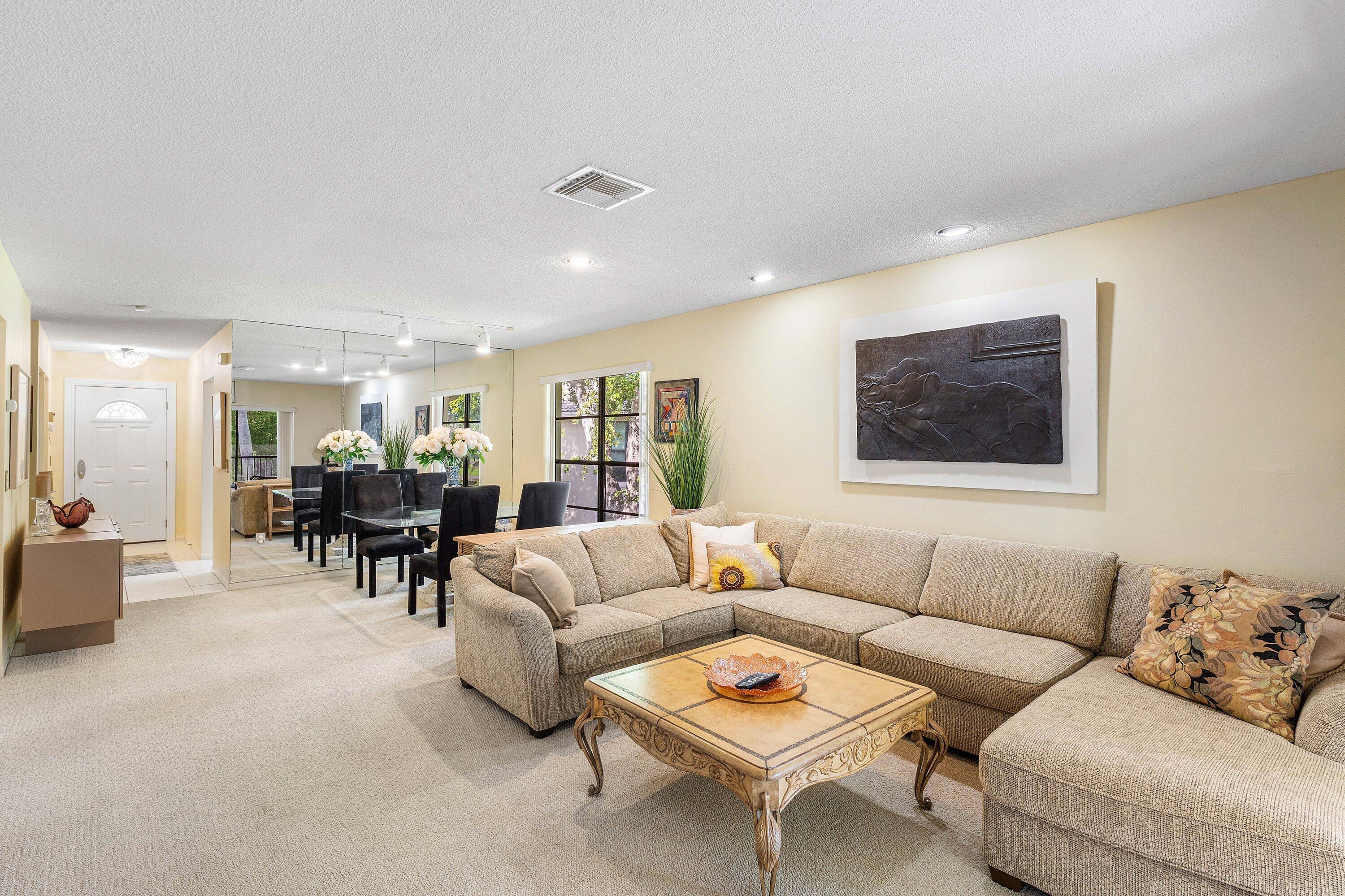 STRATFORD AT HUNTERS RUN CONDO - Residential