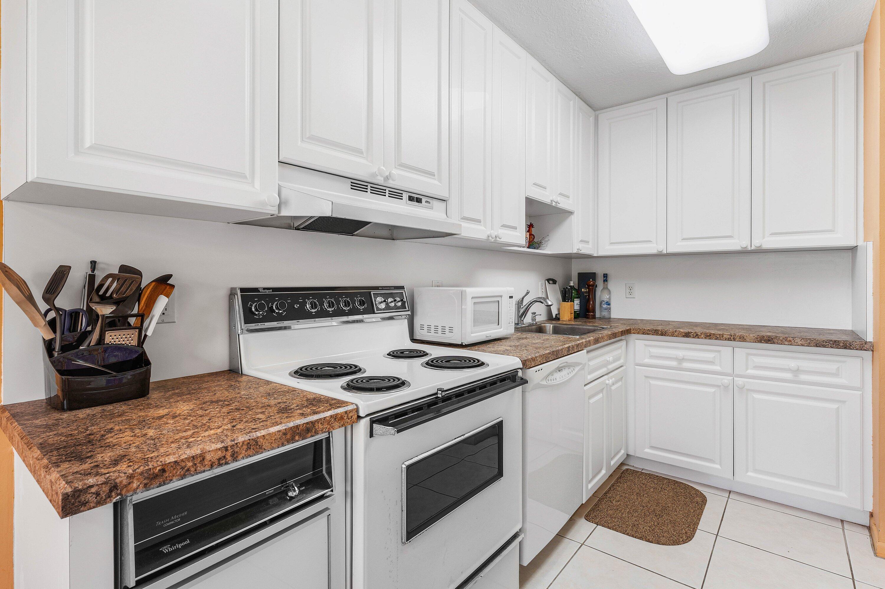 STRATFORD AT HUNTERS RUN CONDO - Residential