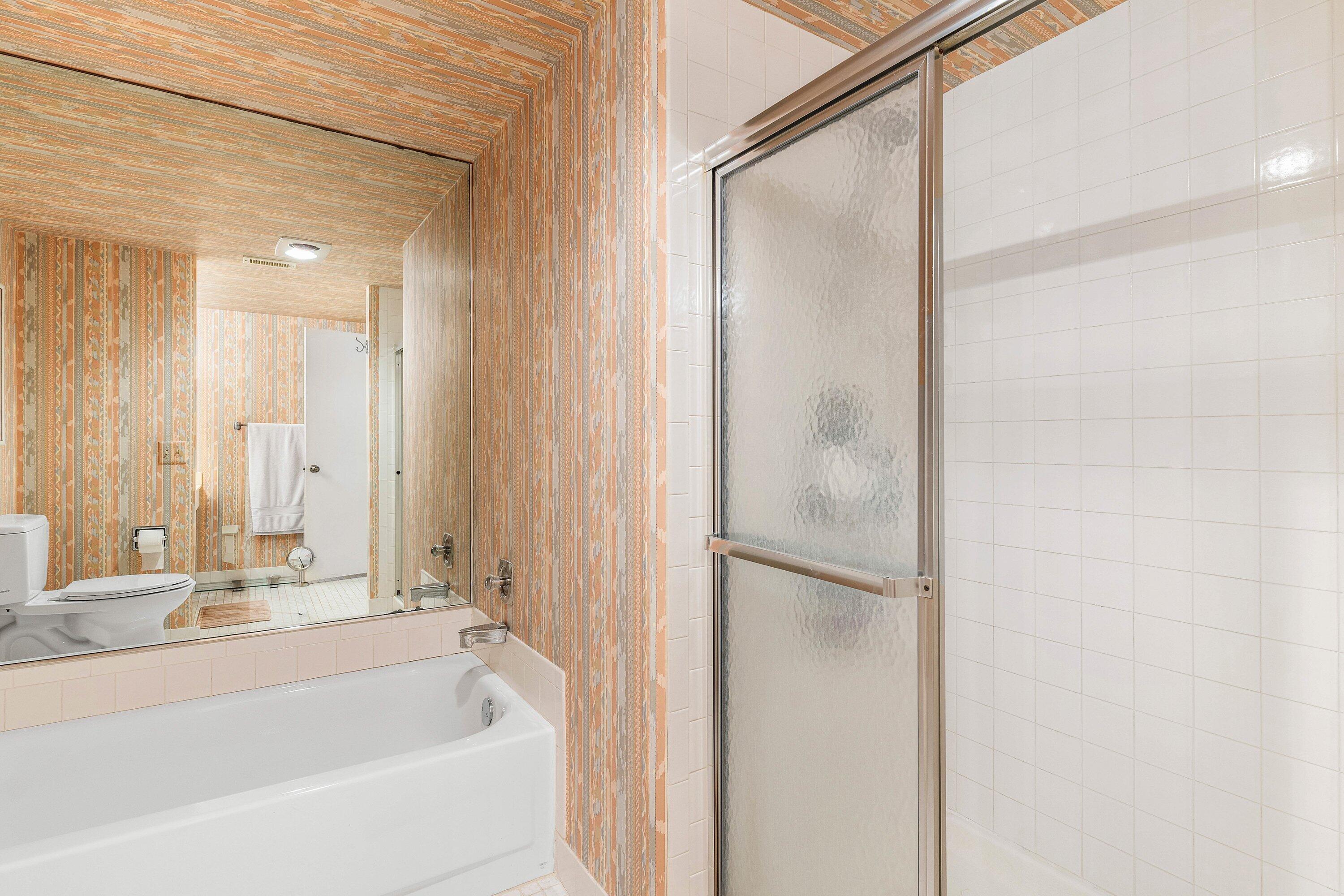 STRATFORD AT HUNTERS RUN CONDO - Residential