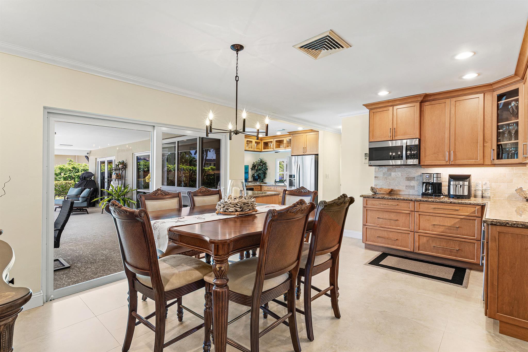 VENETIAN ISLES 3RD SEC - Residential