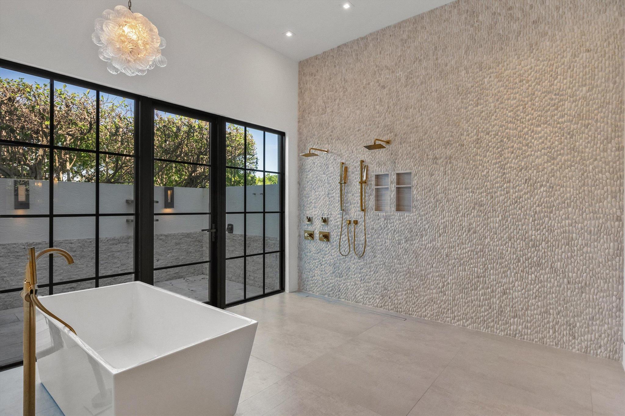 PALM BEACH POINT - Residential