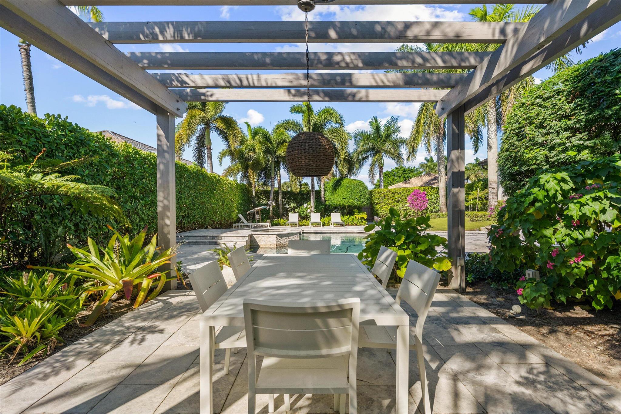 PALM BEACH POINT - Residential