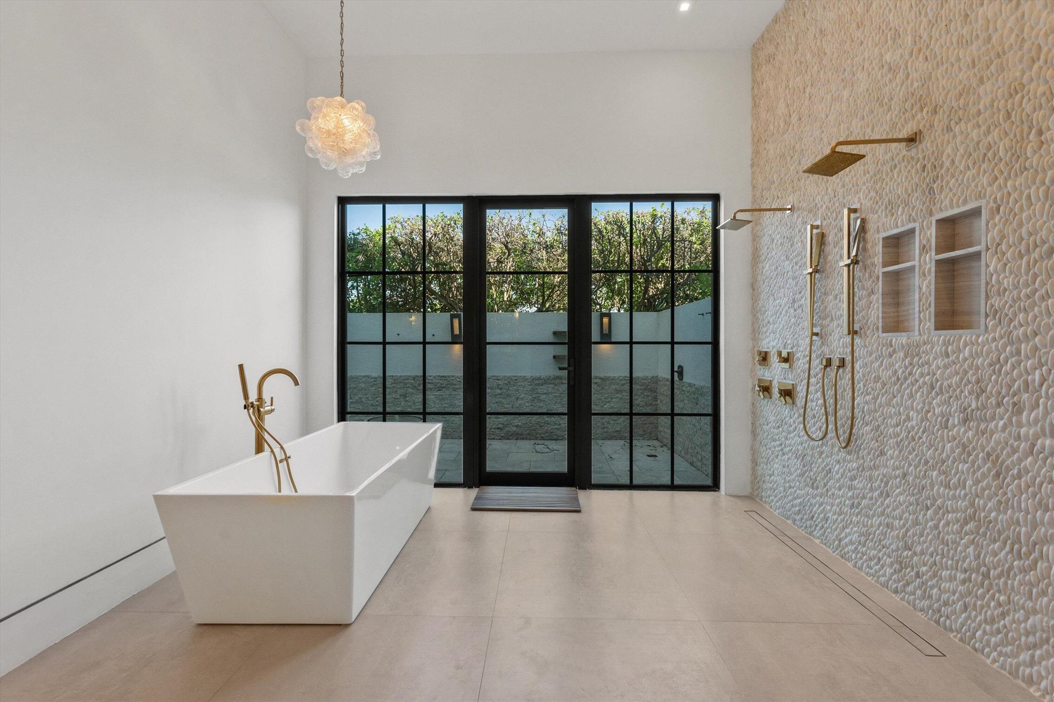 PALM BEACH POINT - Residential