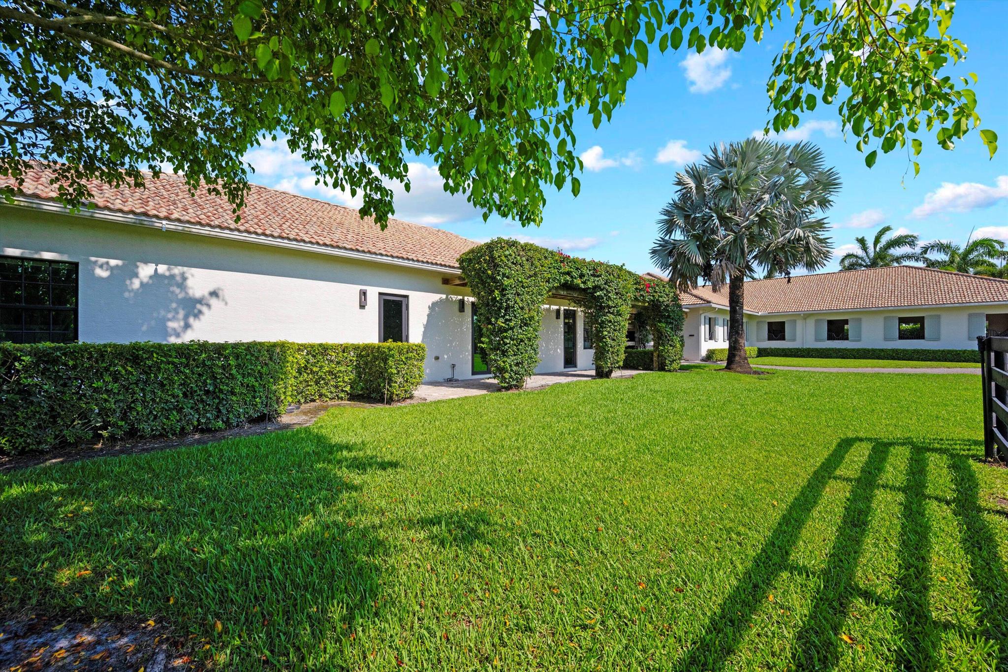 PALM BEACH POINT - Residential