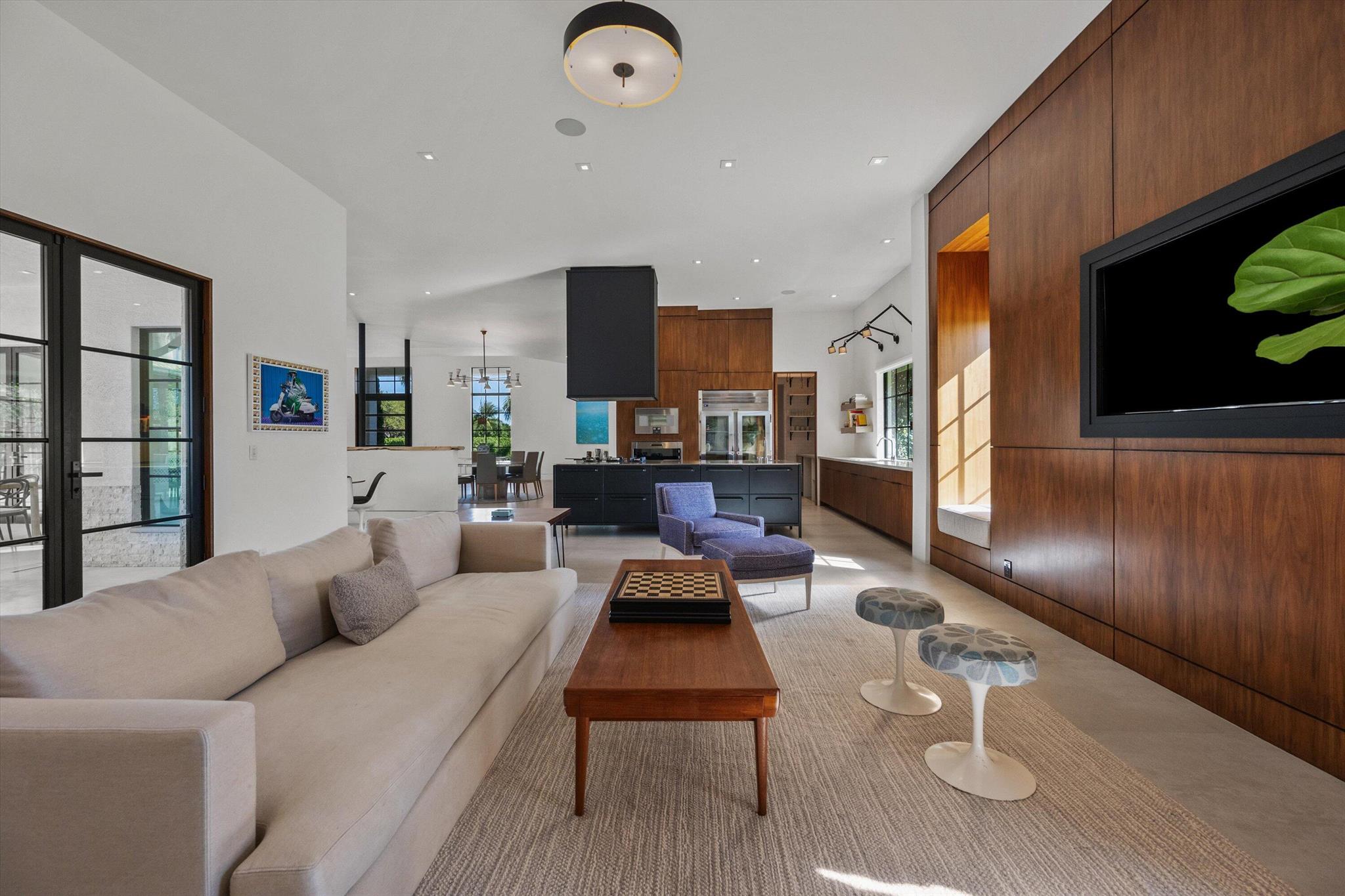 PALM BEACH POINT - Residential