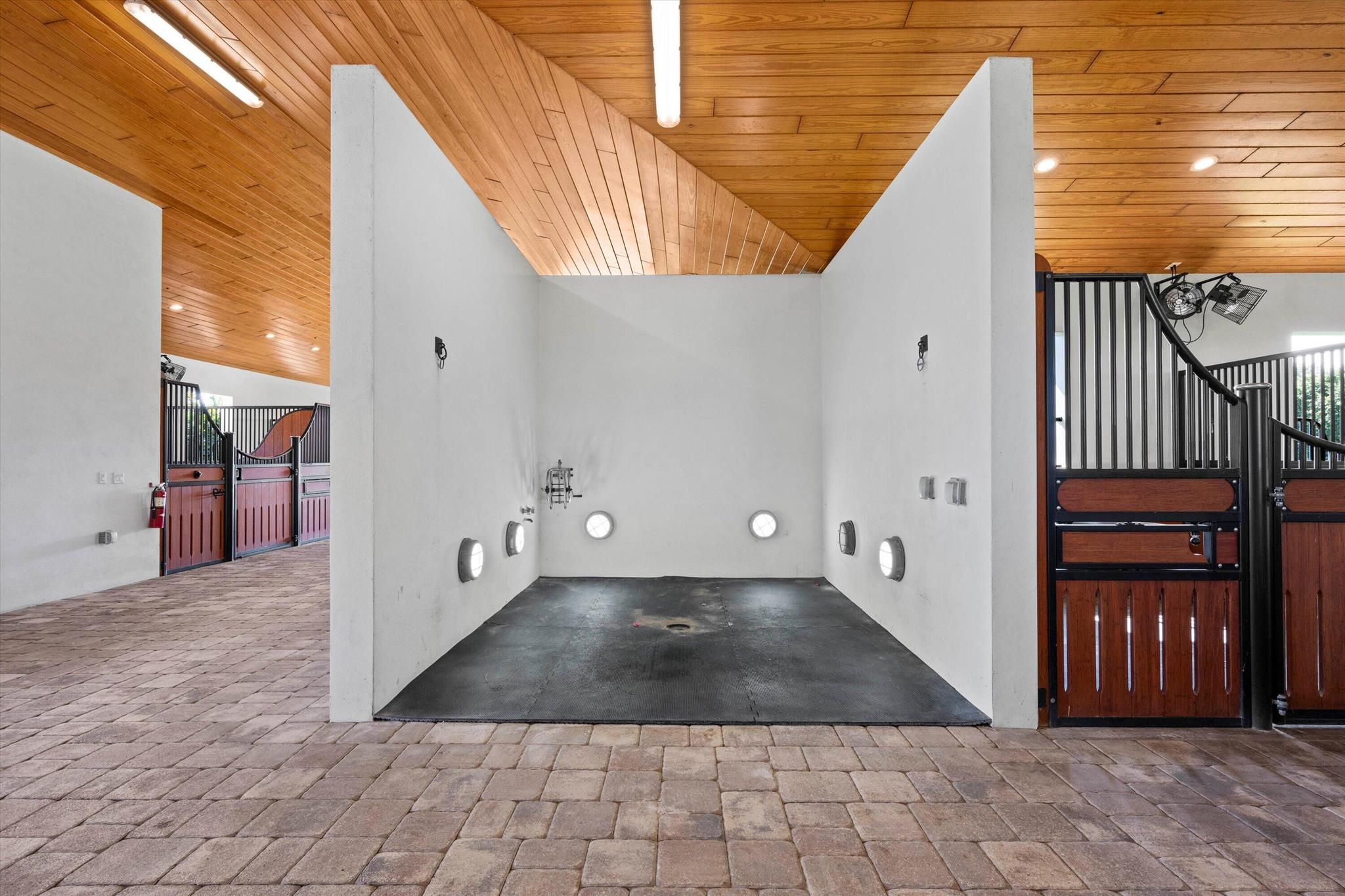 PALM BEACH POINT - Residential