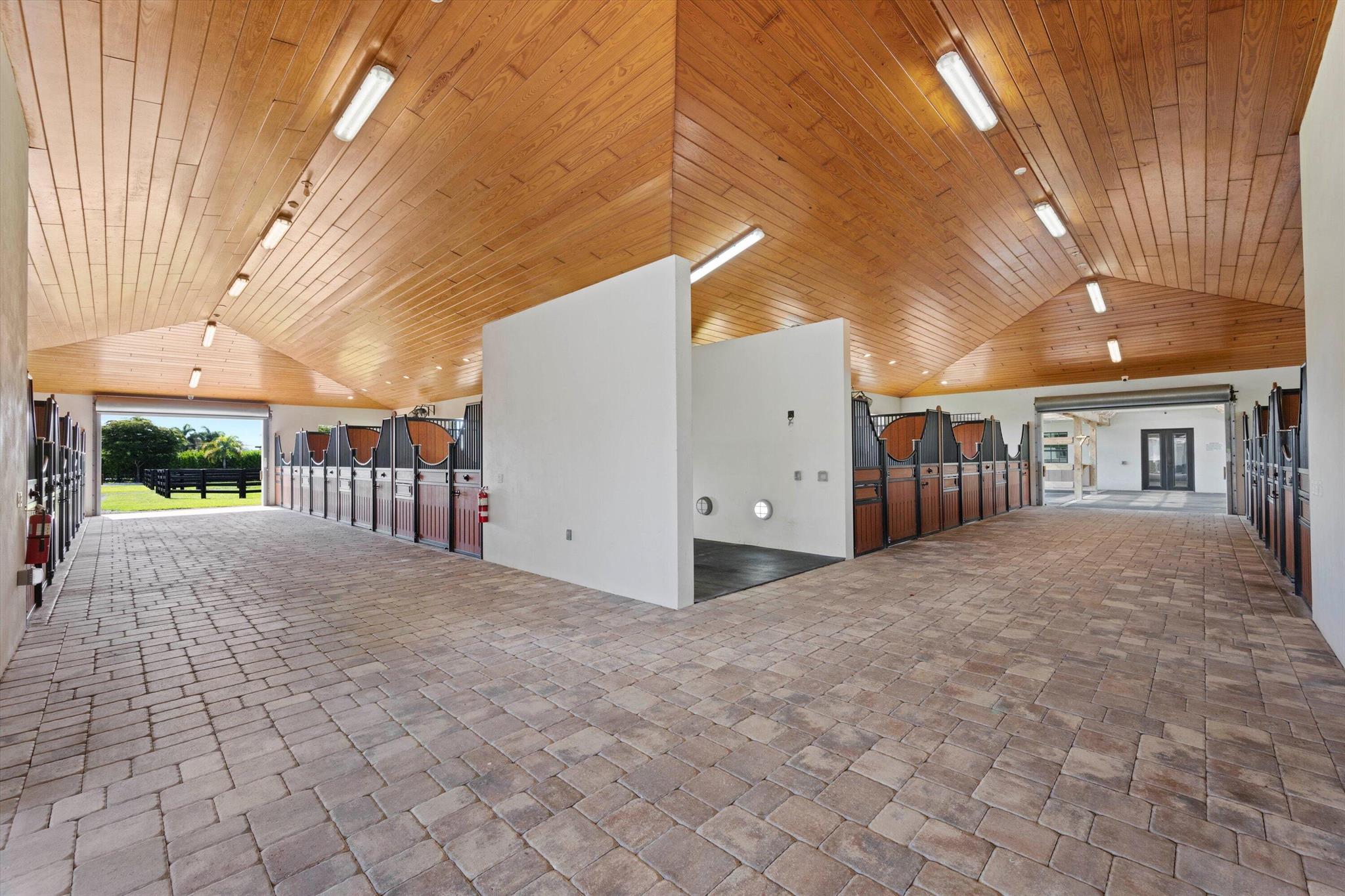 PALM BEACH POINT - Residential