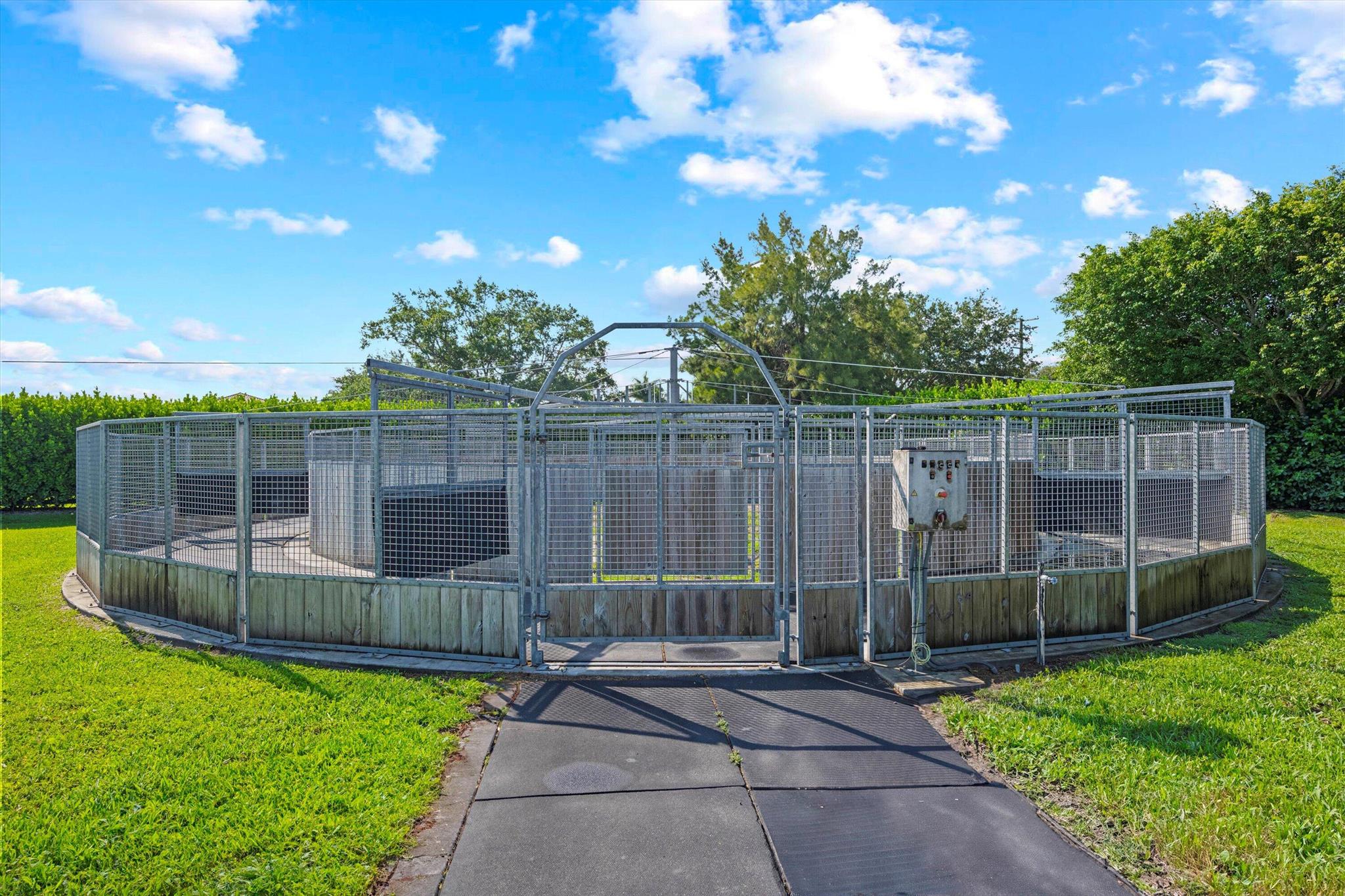 PALM BEACH POINT - Residential