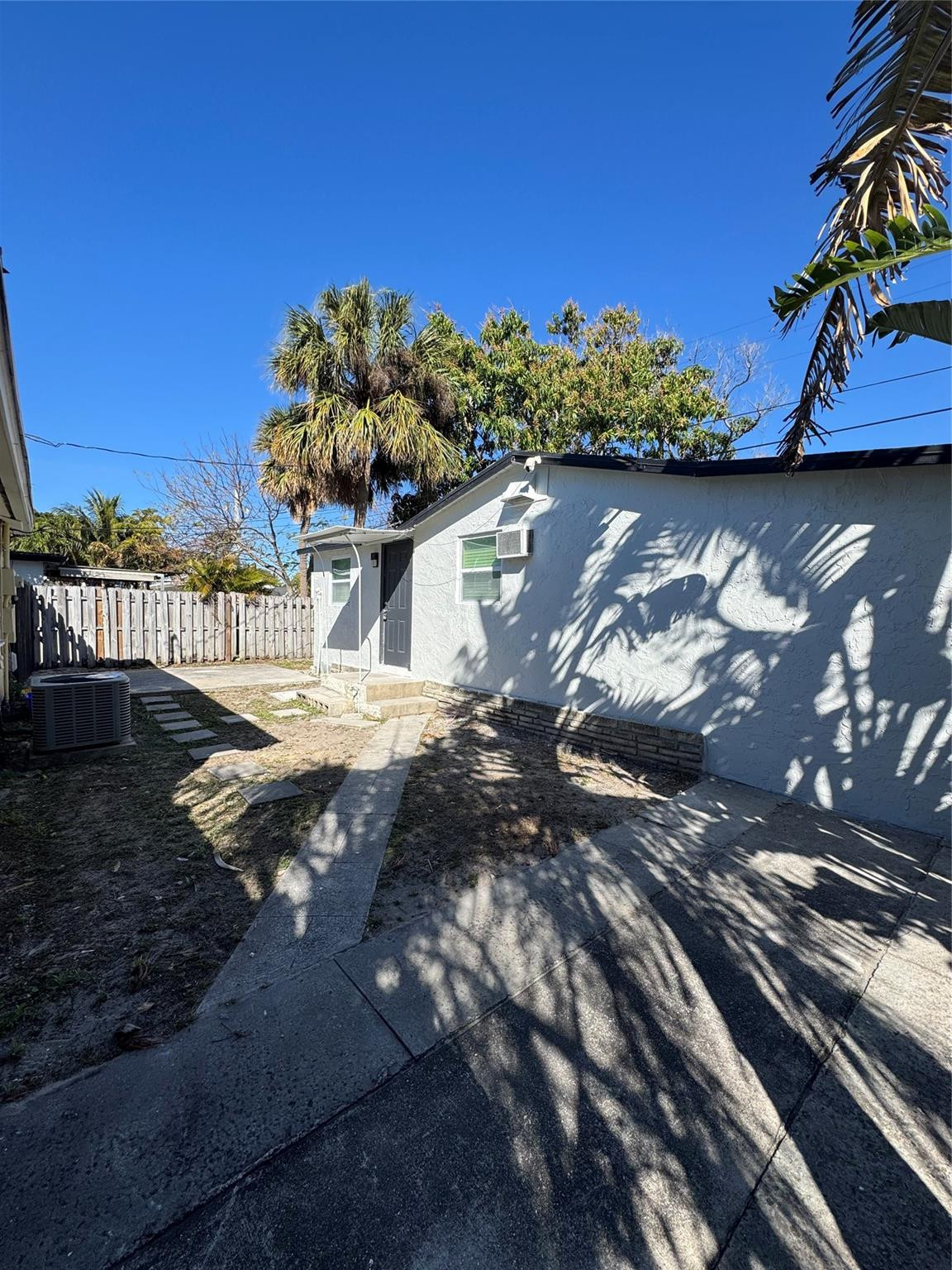 North Palm Beach 01 - Residential Lease