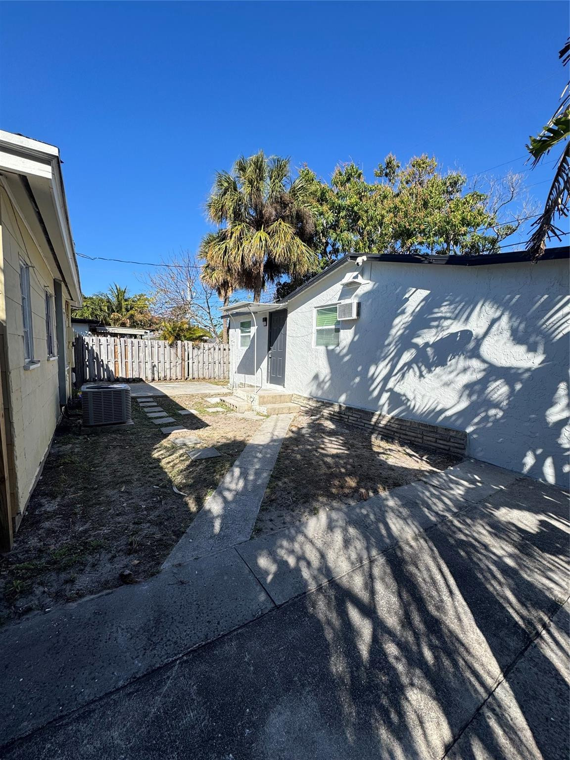 North Palm Beach 01 - Residential Lease