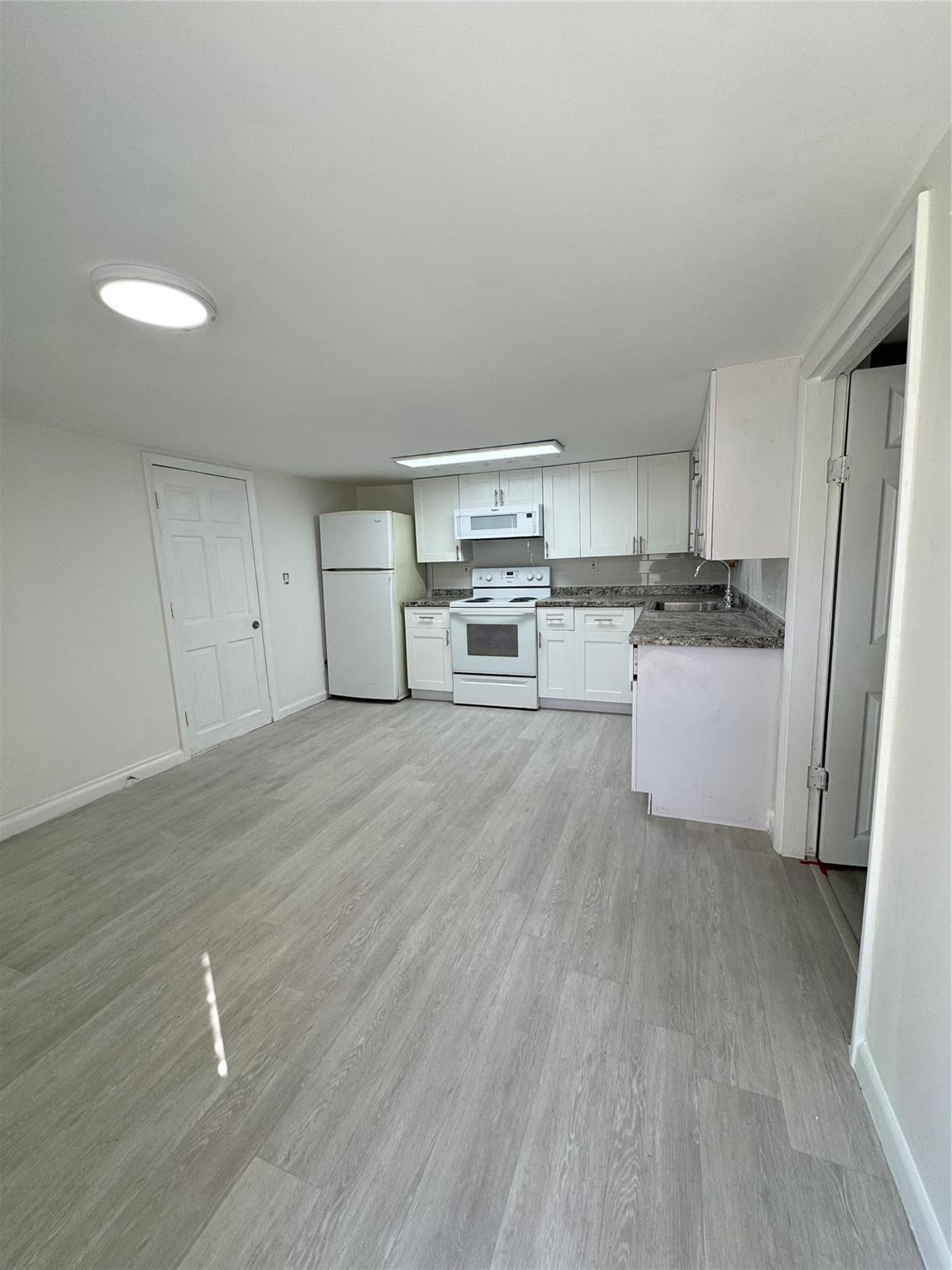 North Palm Beach 01 - Residential Lease