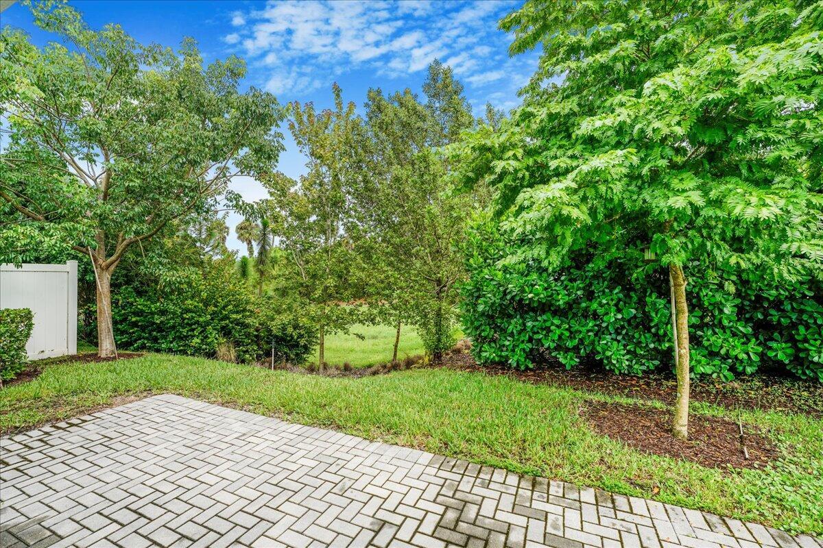 POINTE OF WOODS PUD - Residential Lease