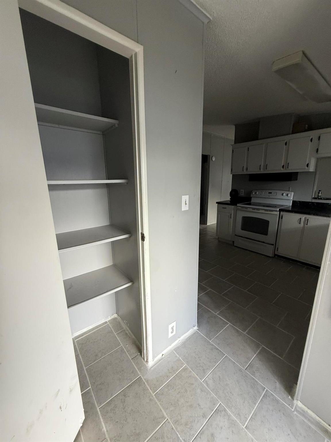 LAR-KEE LAKES 3RD ADDITIO - Residential Lease