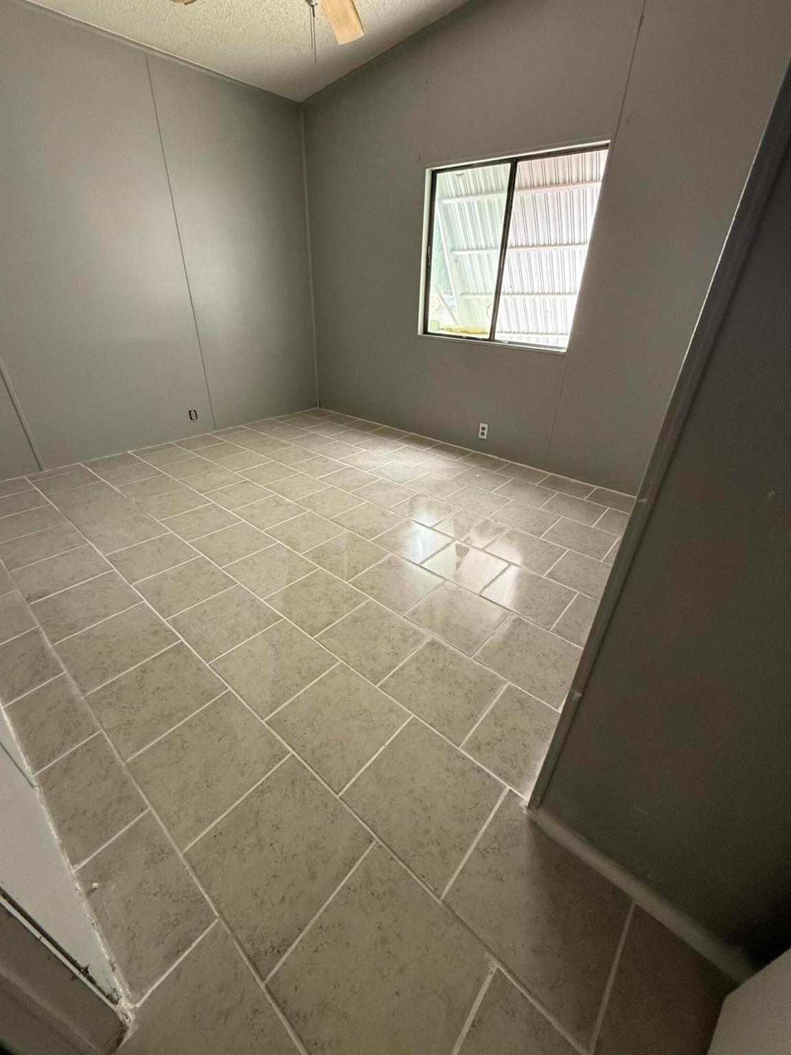 LAR-KEE LAKES 3RD ADDITIO - Residential Lease