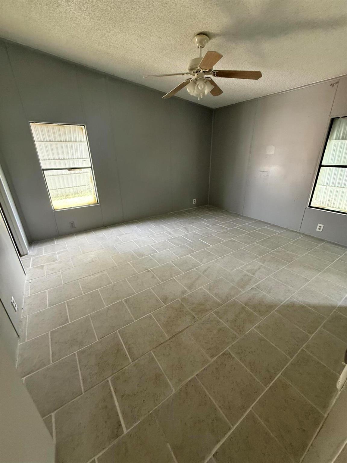 LAR-KEE LAKES 3RD ADDITIO - Residential Lease