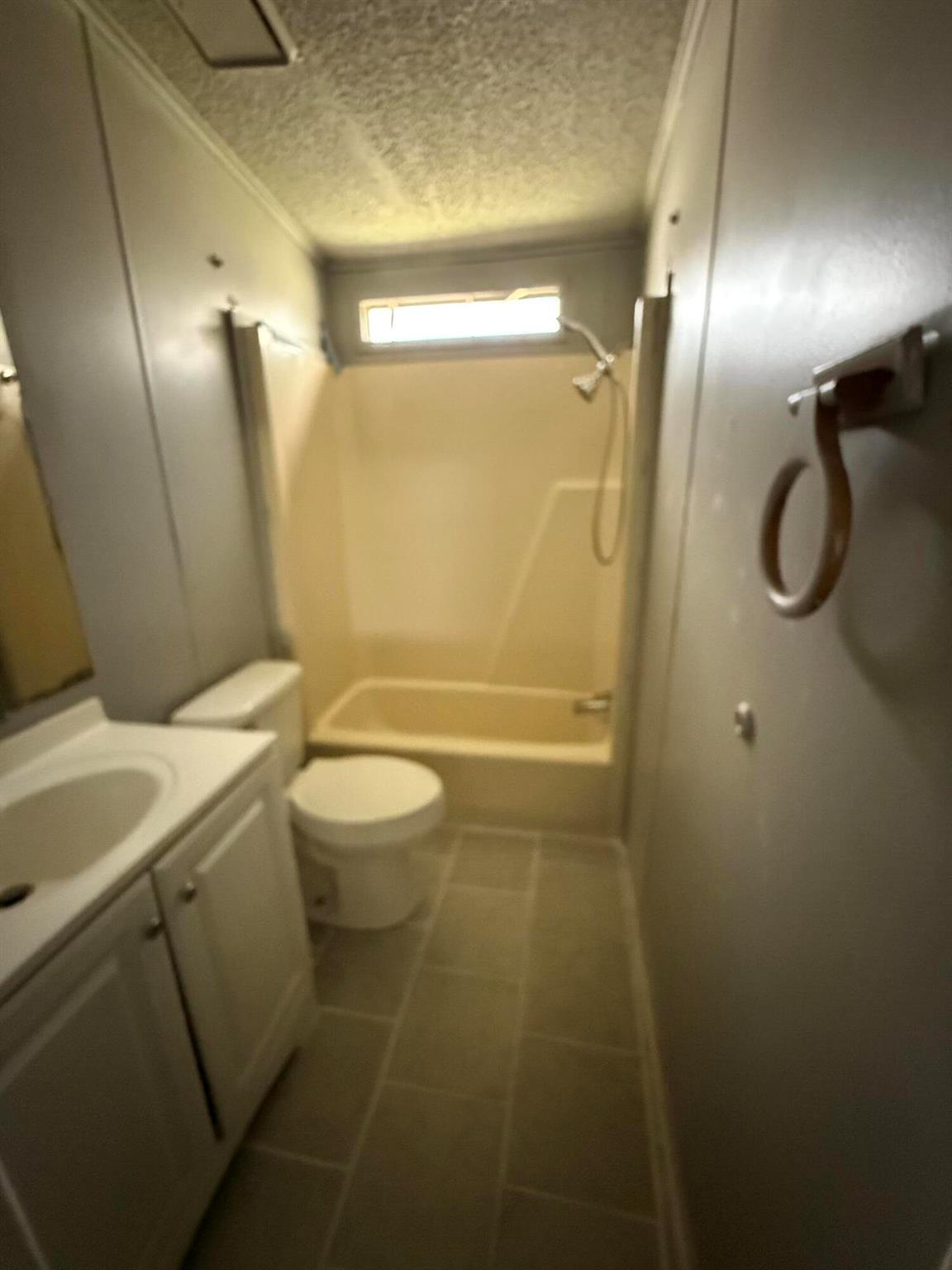 LAR-KEE LAKES 3RD ADDITIO - Residential Lease