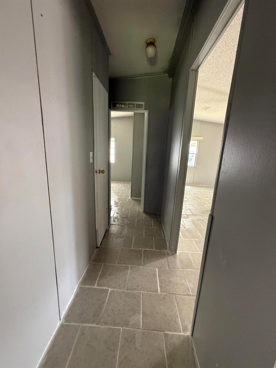 LAR-KEE LAKES 3RD ADDITIO - Residential Lease