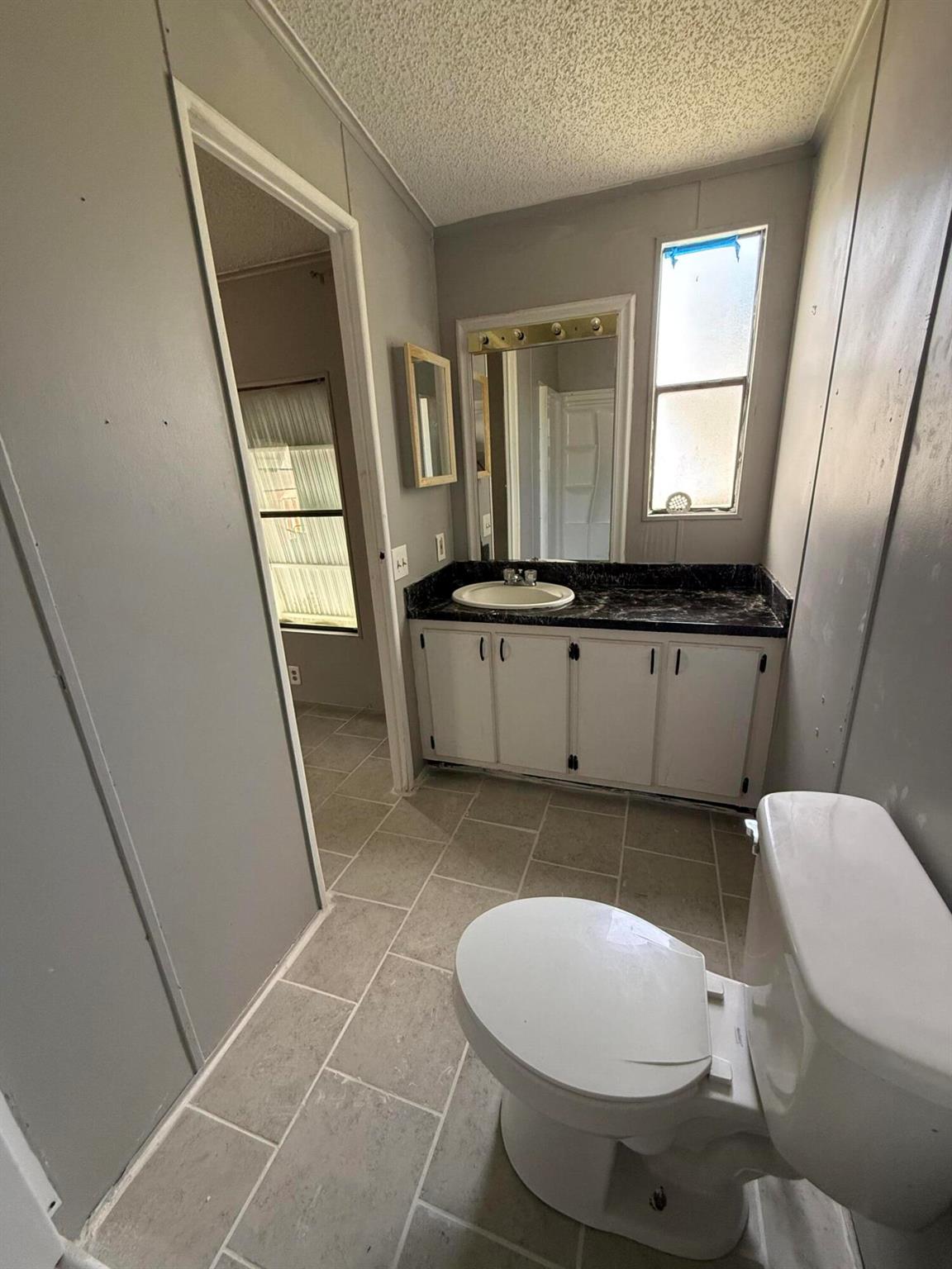 LAR-KEE LAKES 3RD ADDITIO - Residential Lease