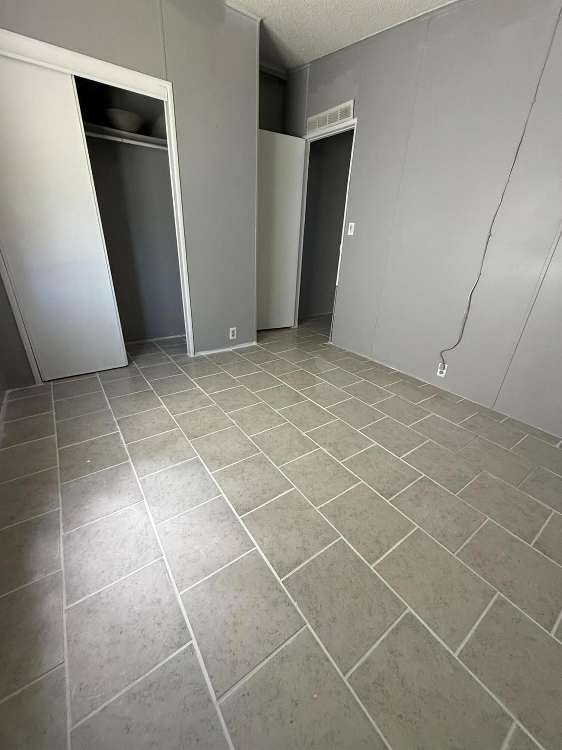 LAR-KEE LAKES 3RD ADDITIO - Residential Lease