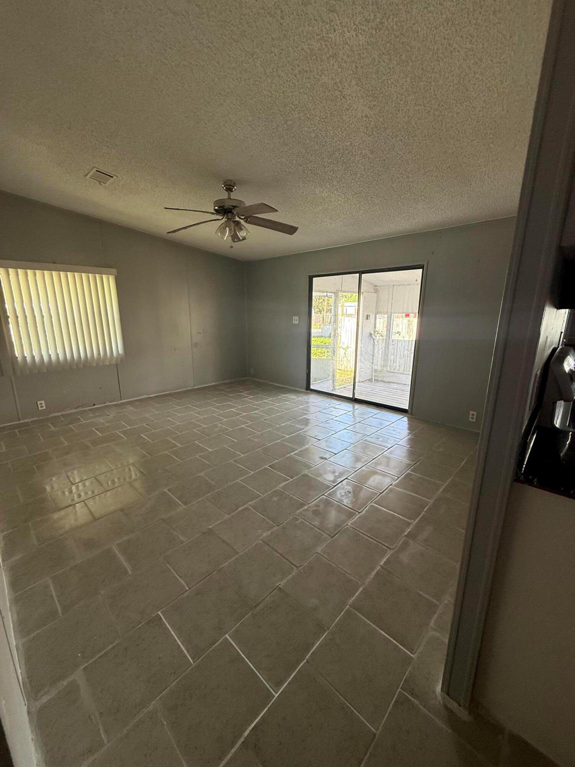 LAR-KEE LAKES 3RD ADDITIO - Residential Lease