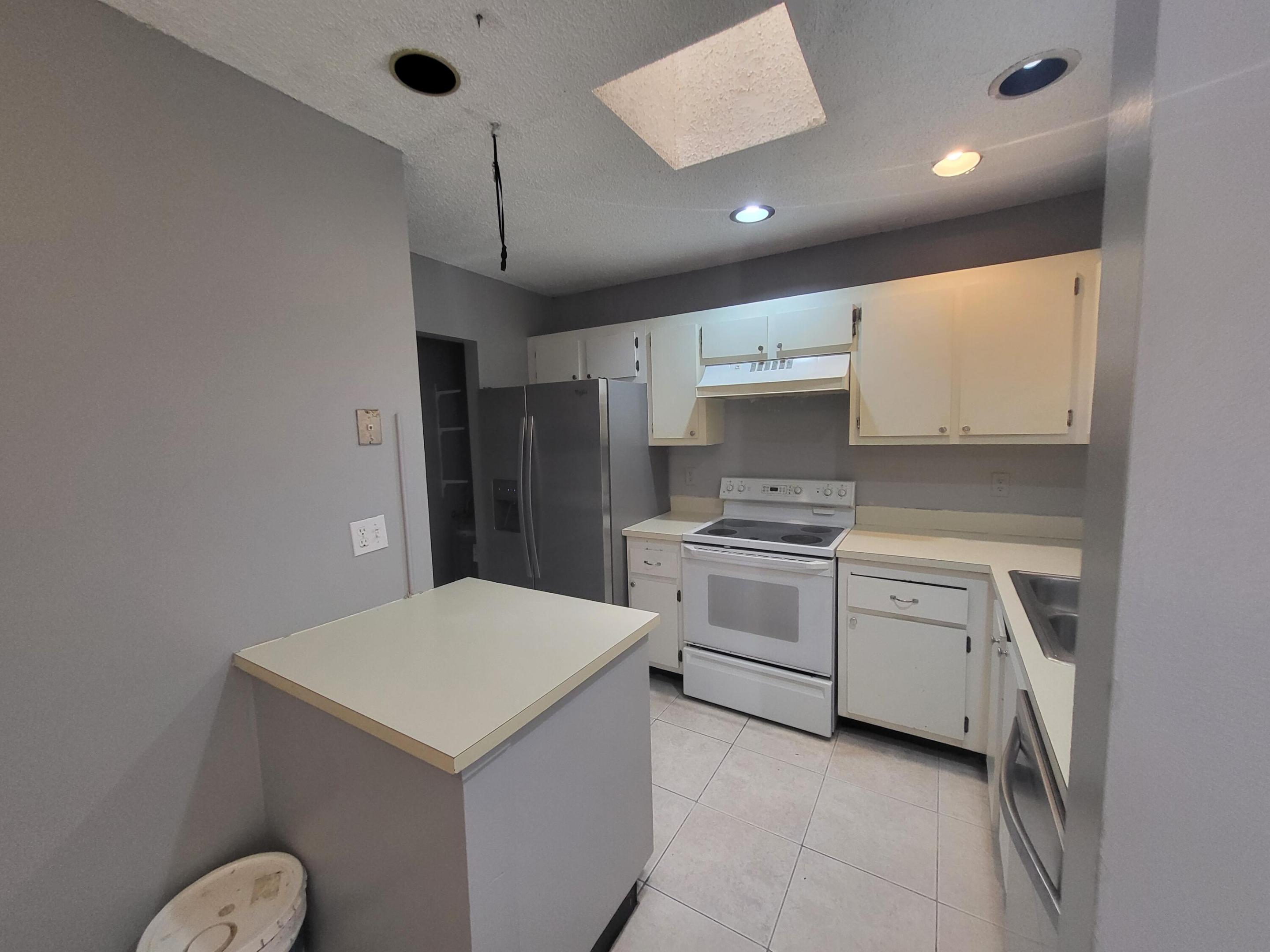 WATERVIEW ESTATES - Residential Lease