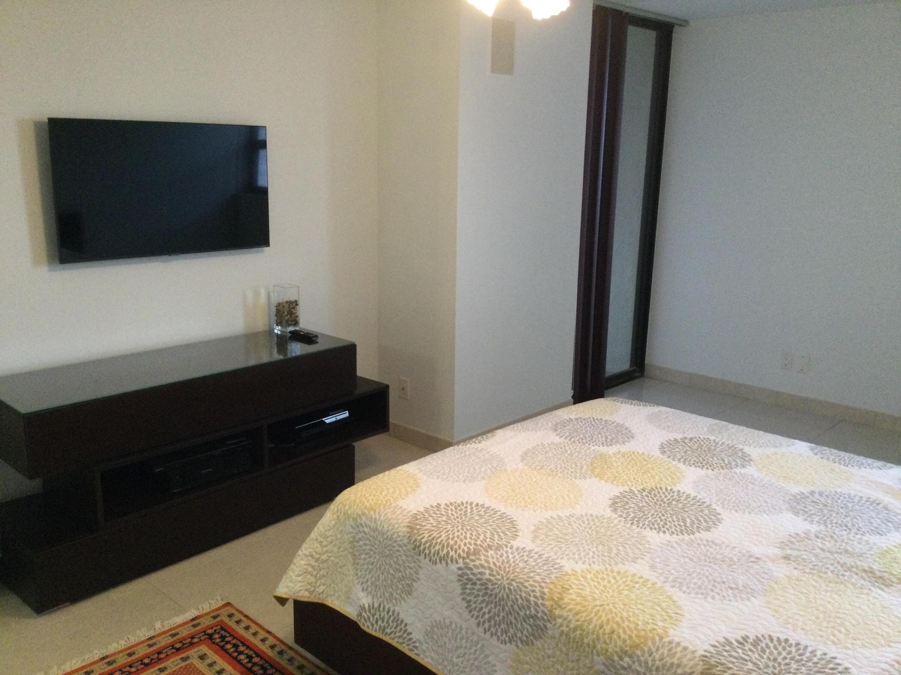 REACHES CONDO - Residential Lease