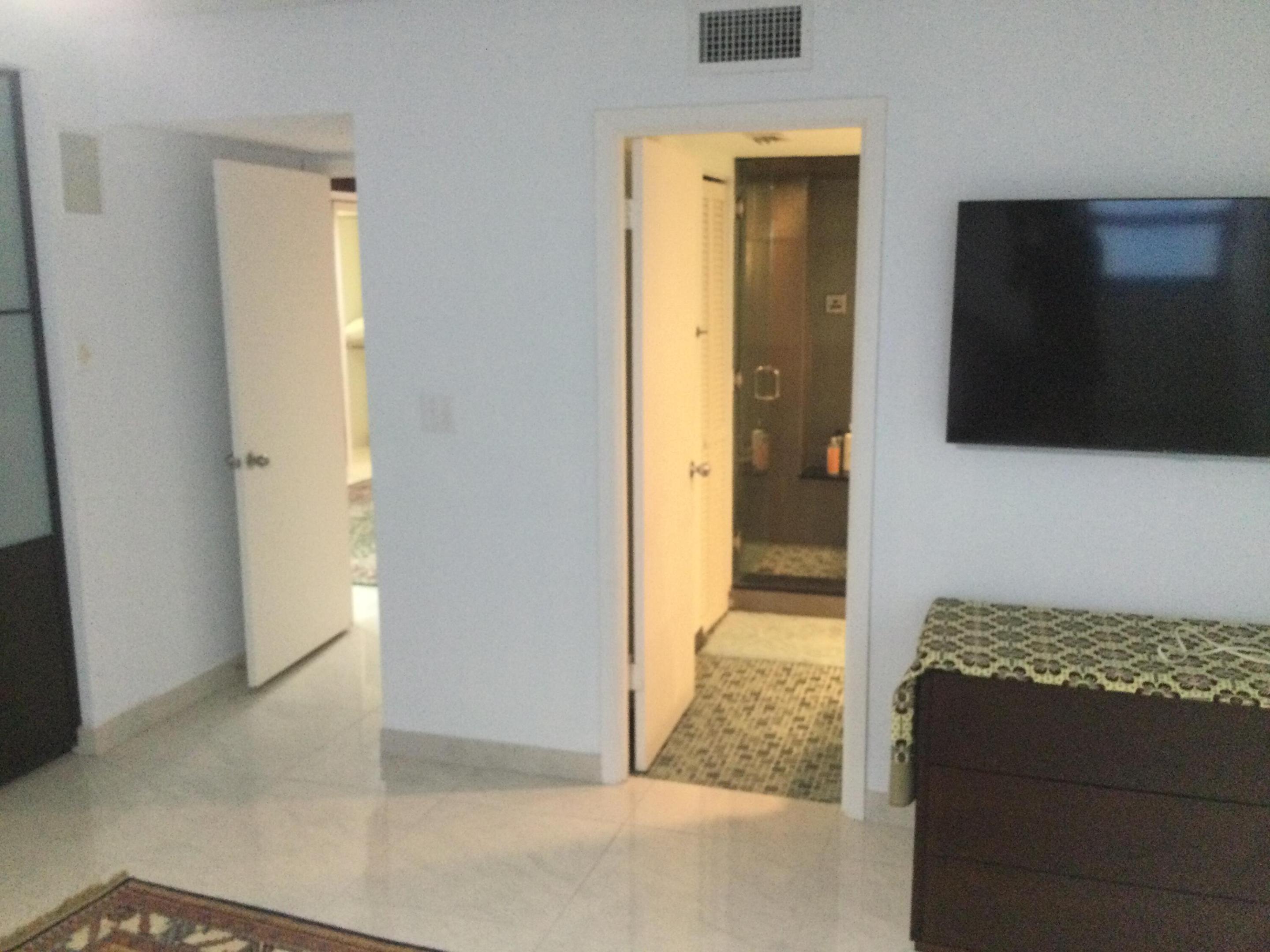 REACHES CONDO - Residential Lease