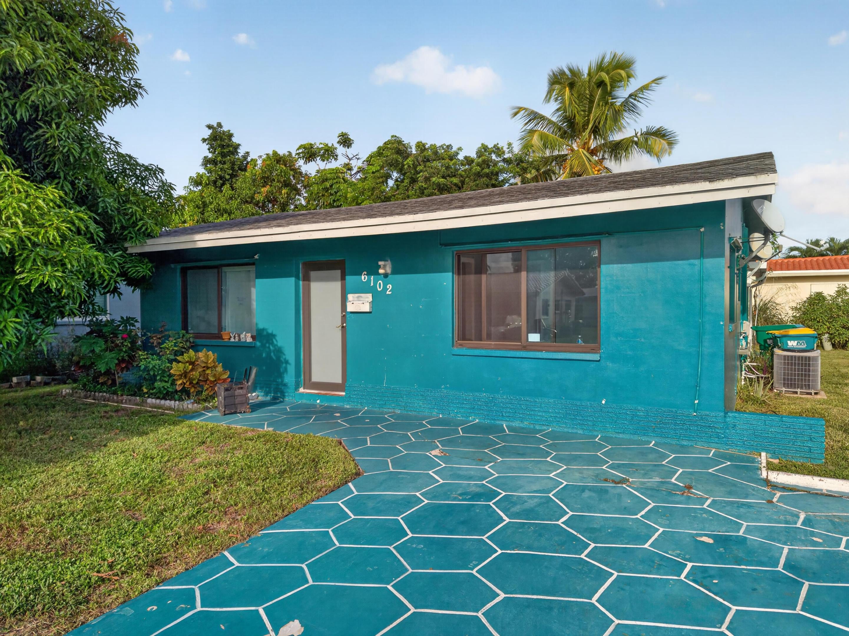 6102 NW 69th Avenue, Tamarac, FL, 33321/$309,900 1 6102 NW 69th Avenue