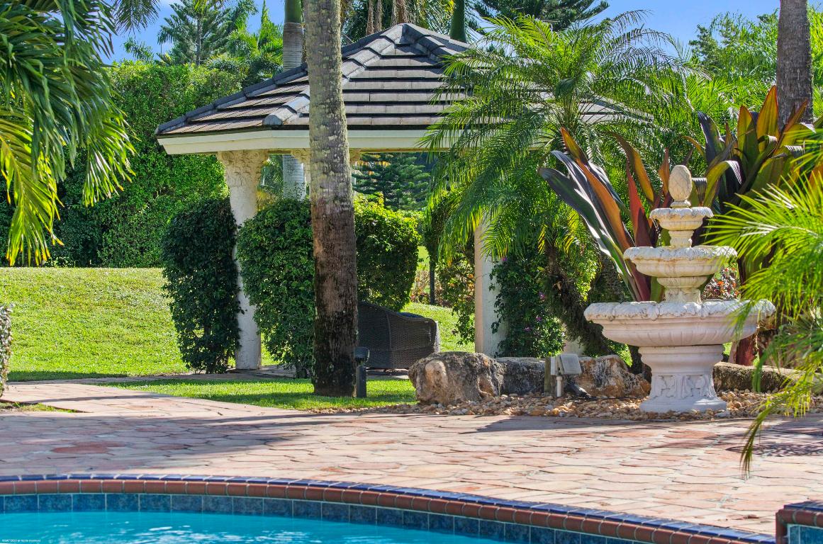 PADDOCK PARK 2 OF WELLINGTON - Residential