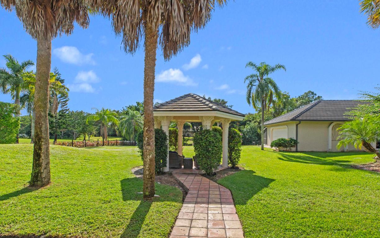 PADDOCK PARK 2 OF WELLINGTON - Residential