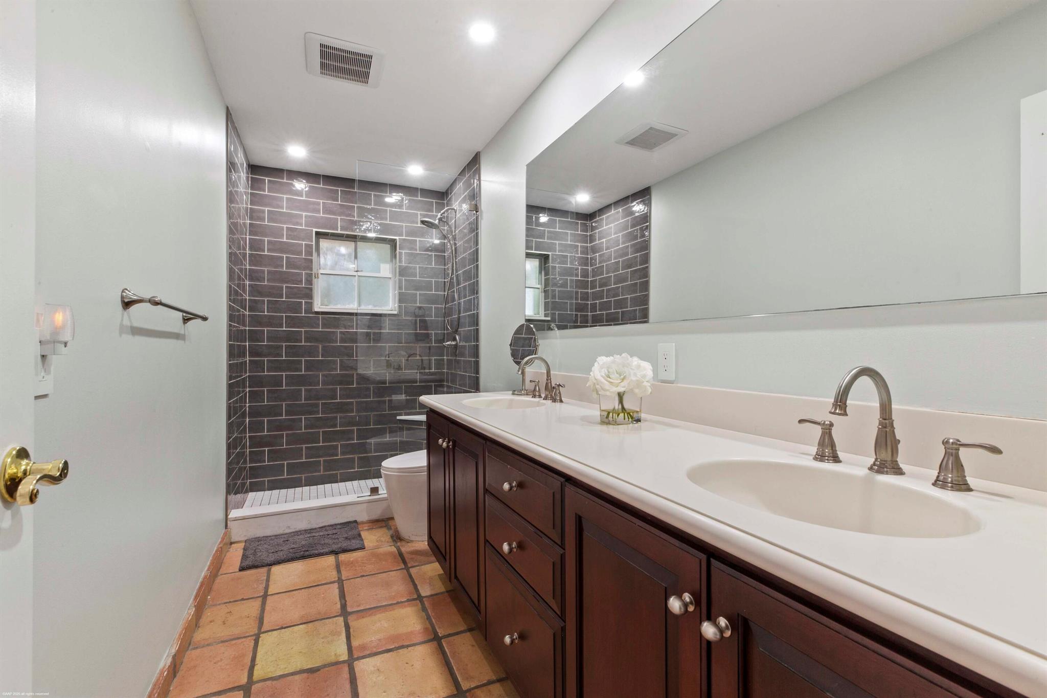 PADDOCK PARK 2 OF WELLING - Residential