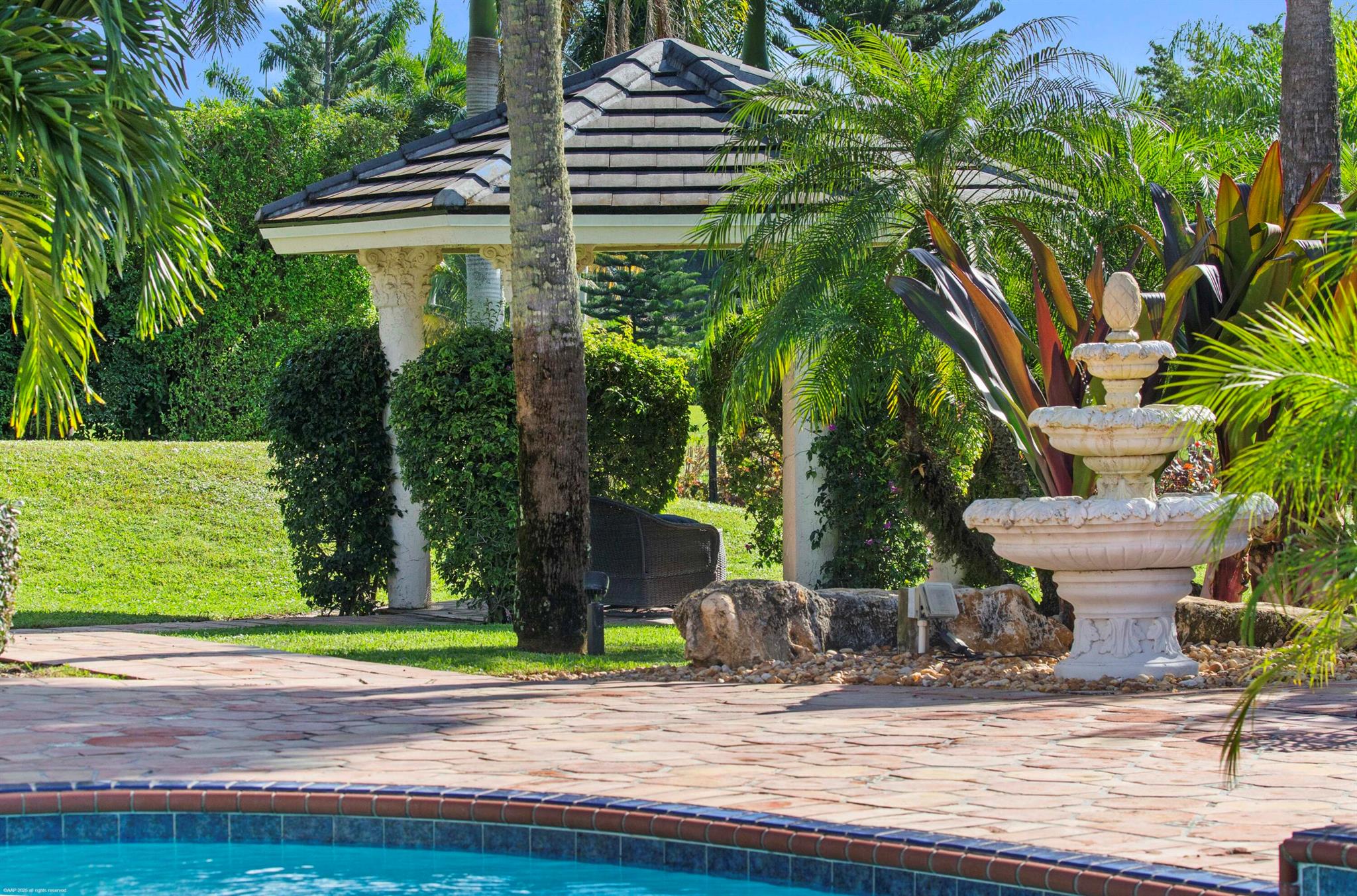 PADDOCK PARK 2 OF WELLING - Residential